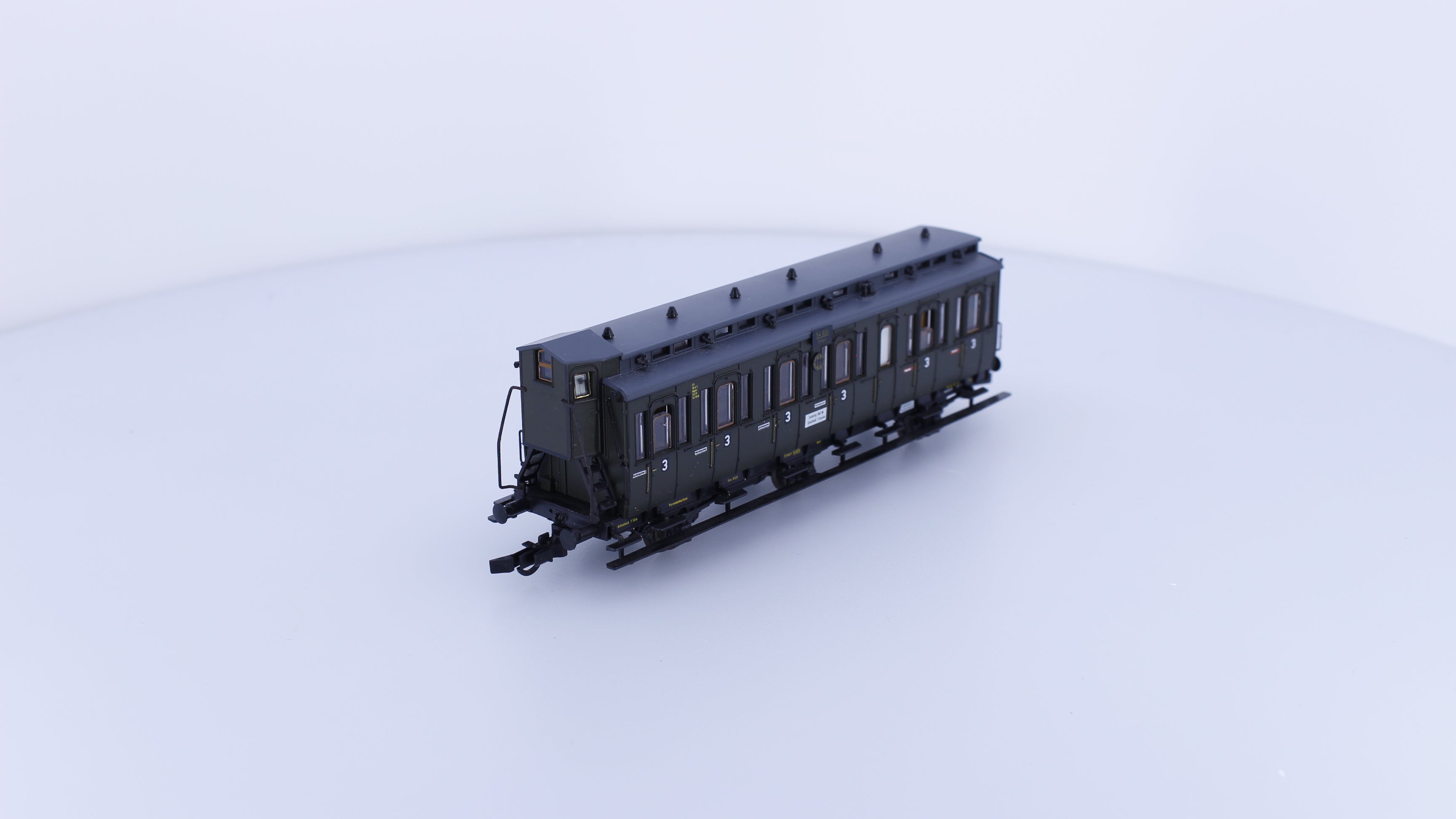 Roco 44505 HO DR 3rd Class Passenger Car 54824