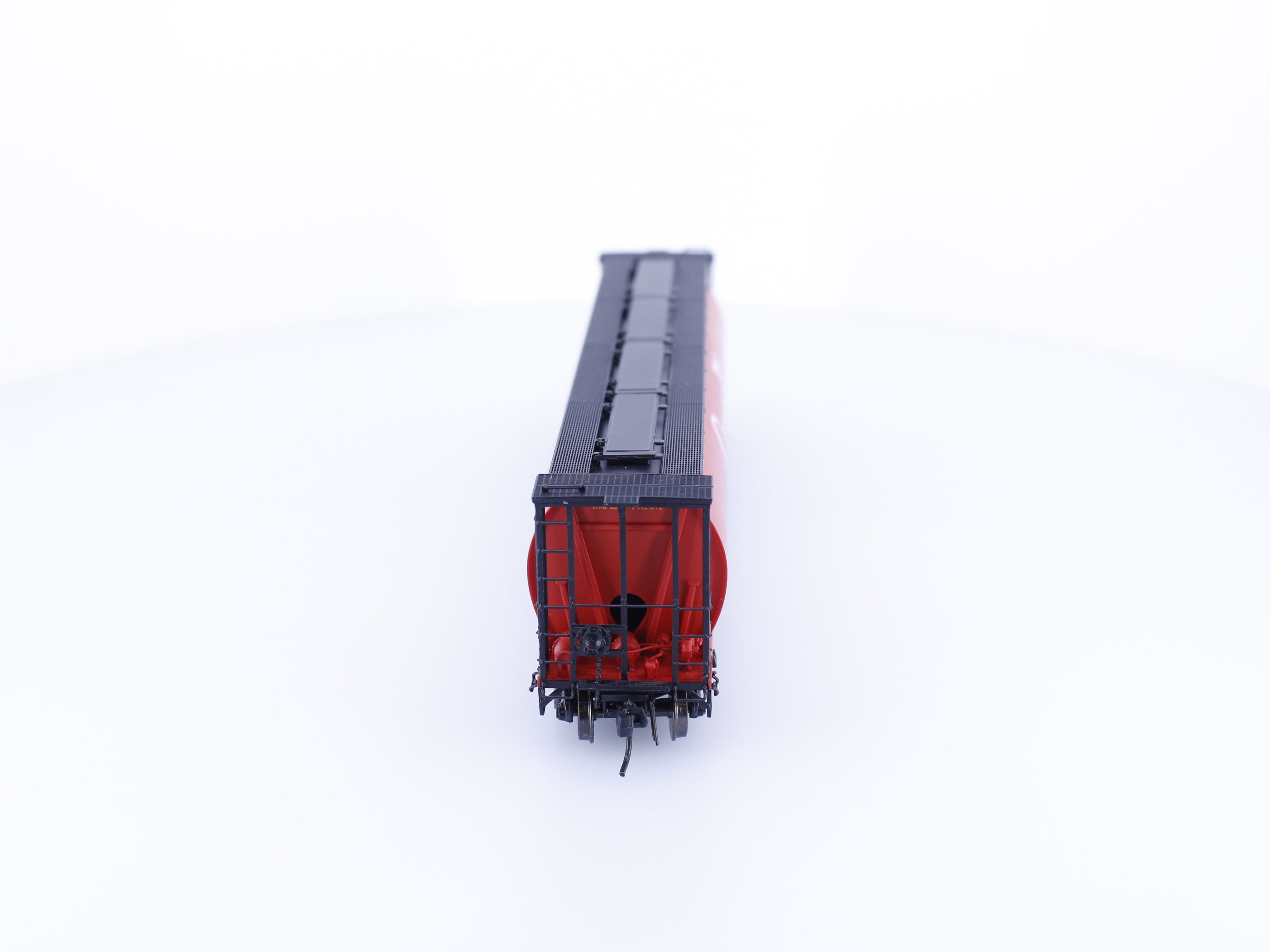 InterMountain 45101-41 HO Cylindrical Covered Hopper Canadian Wheat Board (CNWX) 110057