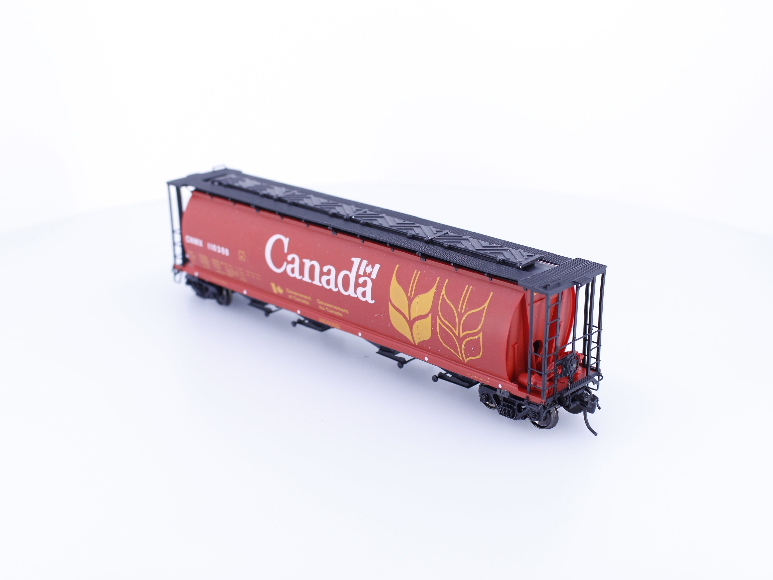 InterMountain 45101-38 HO Cylindrical Covered Hopper Canadian Wheat Board (CNWX) 110388