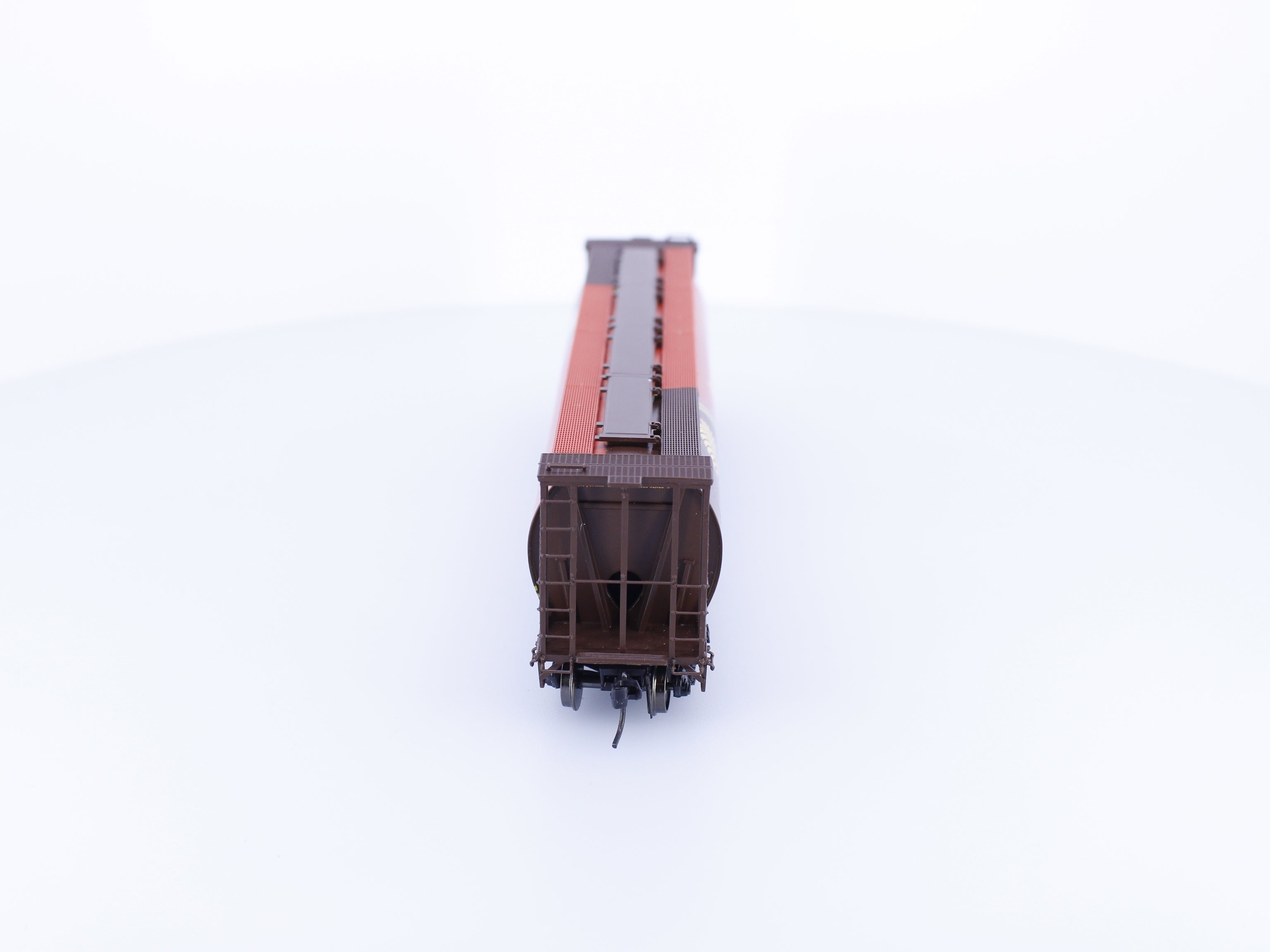 InterMountain 45121-04 HO Cylindrical Grain Hopper Saskatchewan Saskatchewan Railcar Corporation (SKNX) 397284