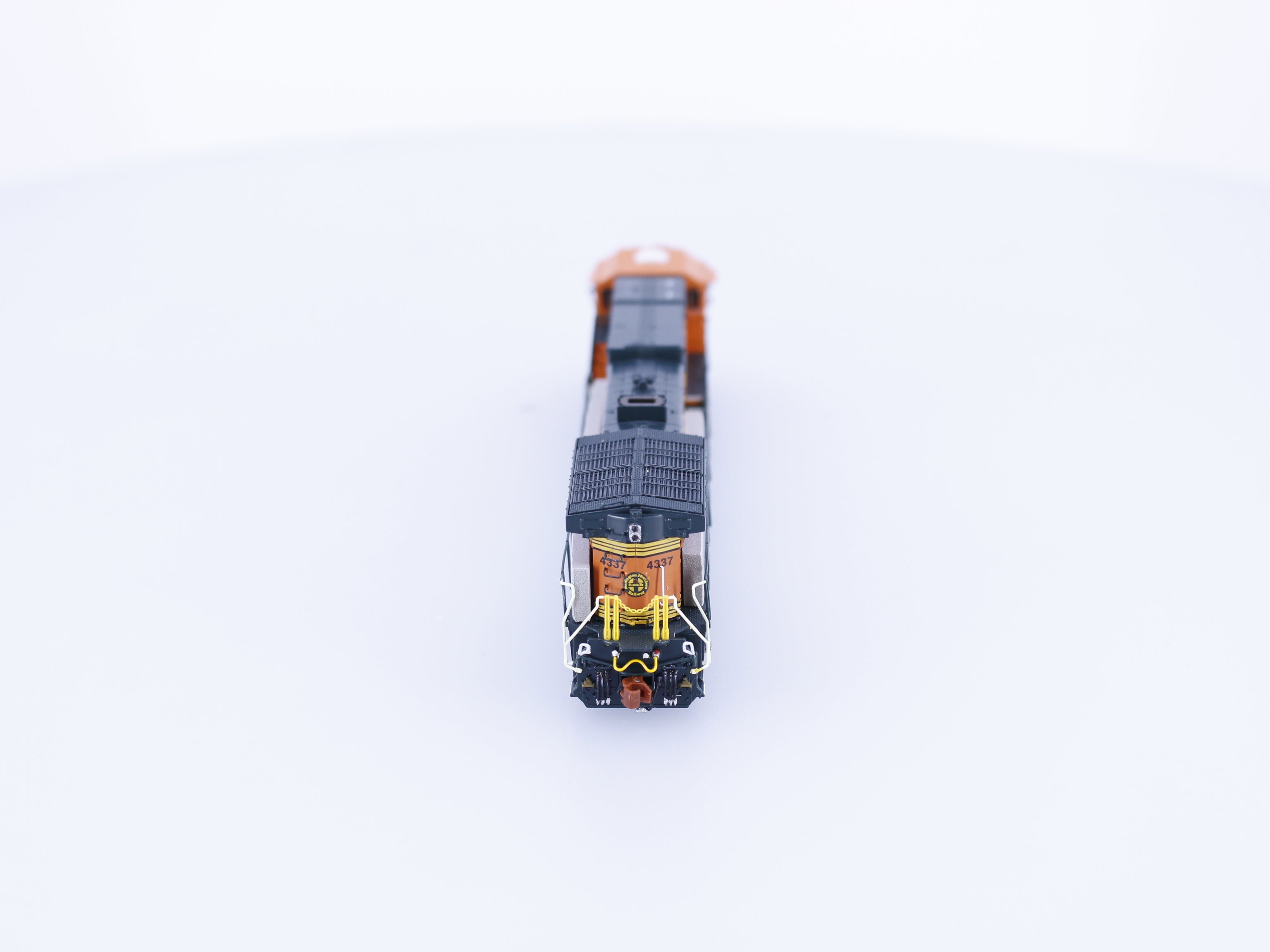 ScaleTrains SXT32550 N GE C44-9W H2 Scheme Burlington Northern Santa Fe (BNSF) 4337 DCC & Sound