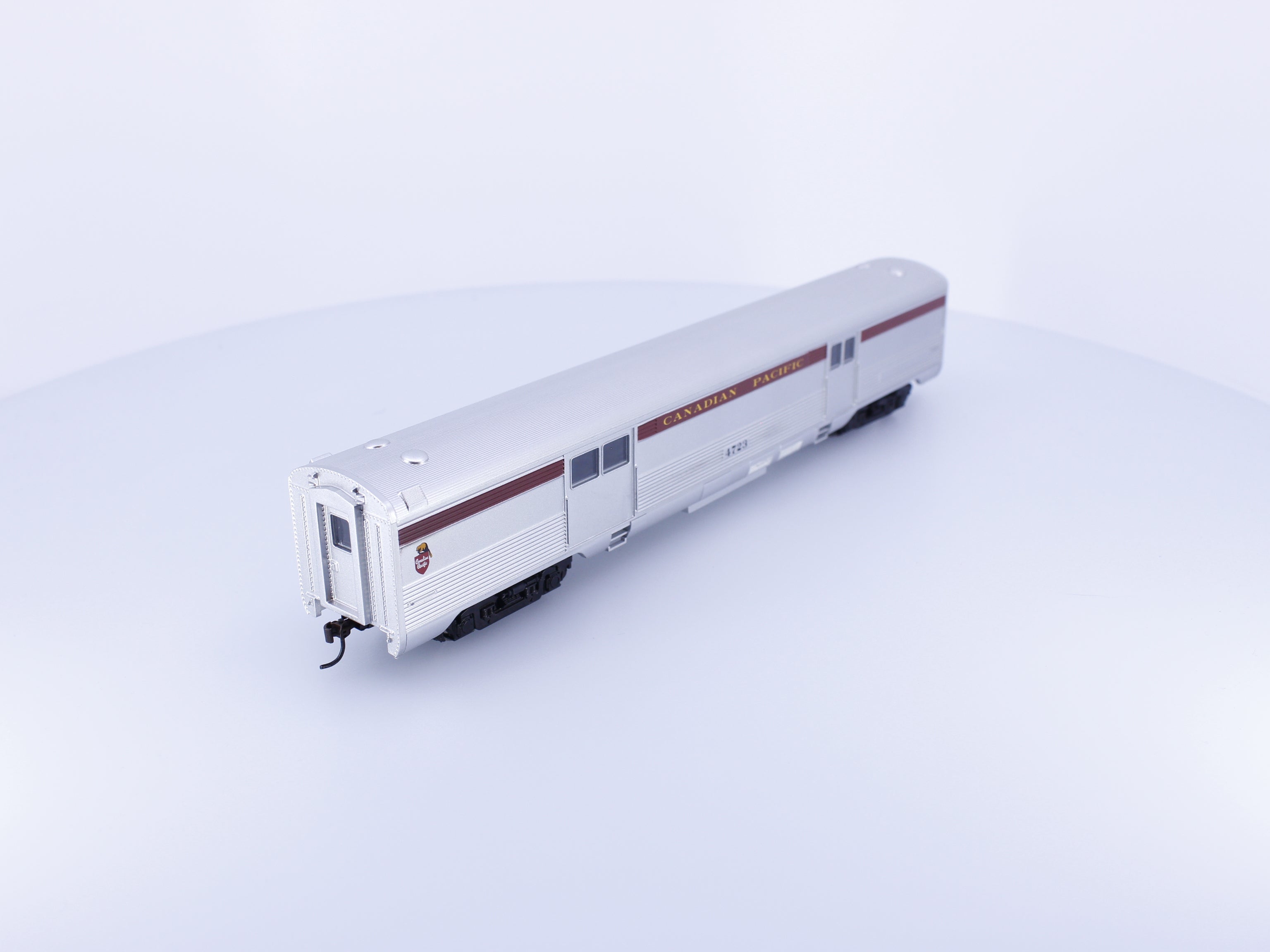 Athearn 79081 HO Streamlined Baggage Coach Canadian Pacific (CP) 4723
