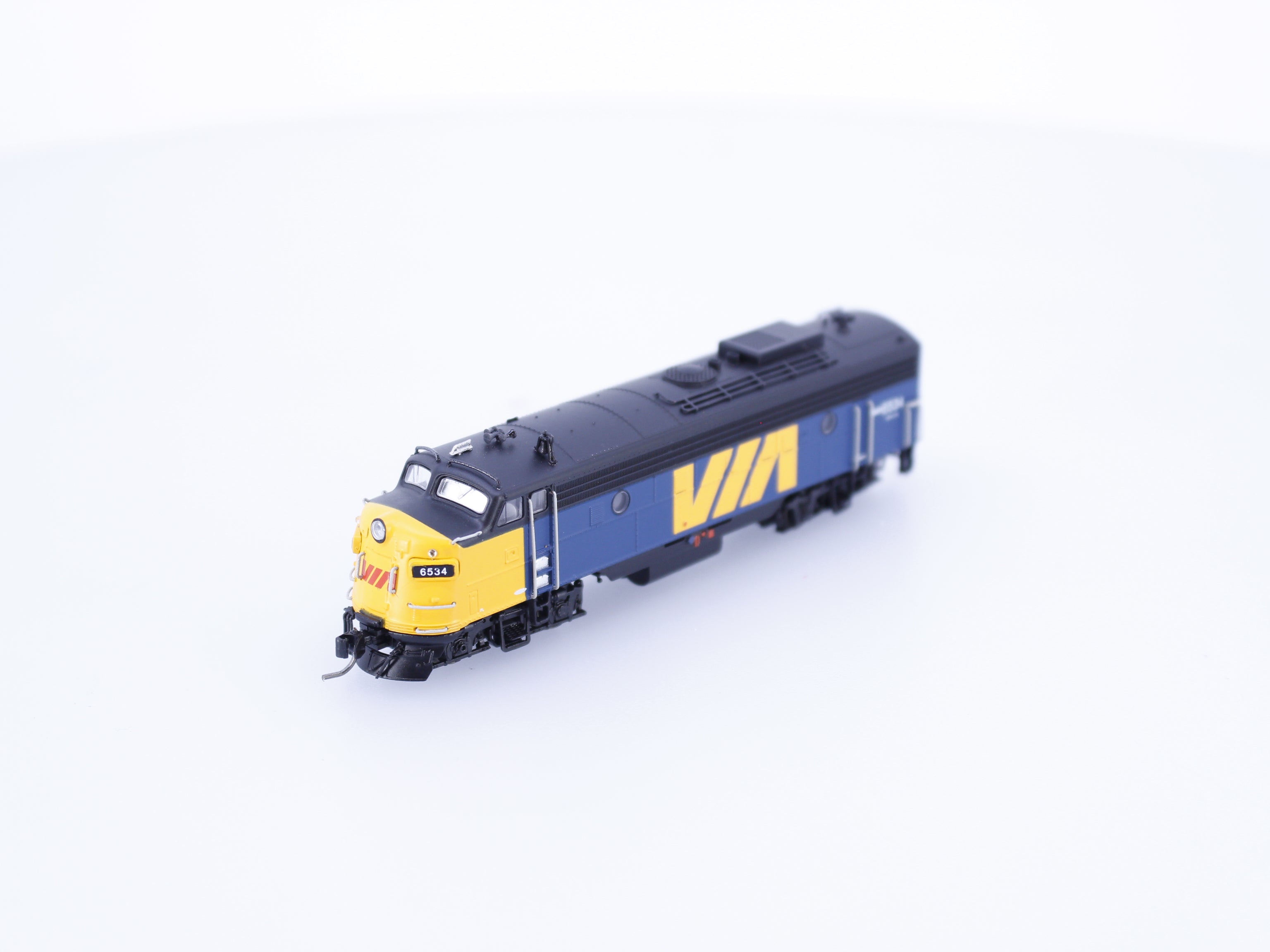 Rapido 530513 N FP9A Diesel Locomotive Via Rail (VIA) 6534 DCC & Sound