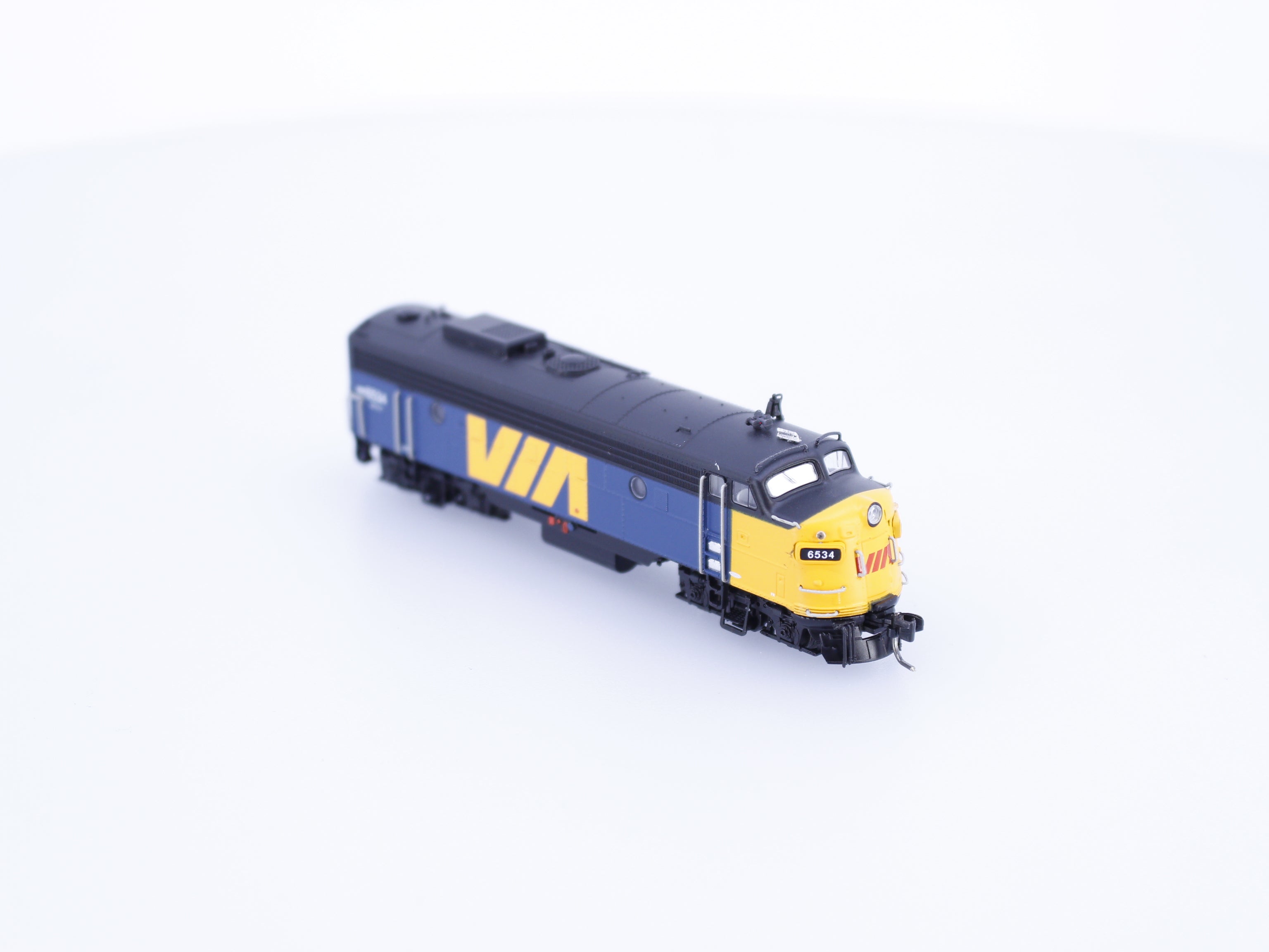 Rapido 530513 N FP9A Diesel Locomotive Via Rail (VIA) 6534 DCC & Sound