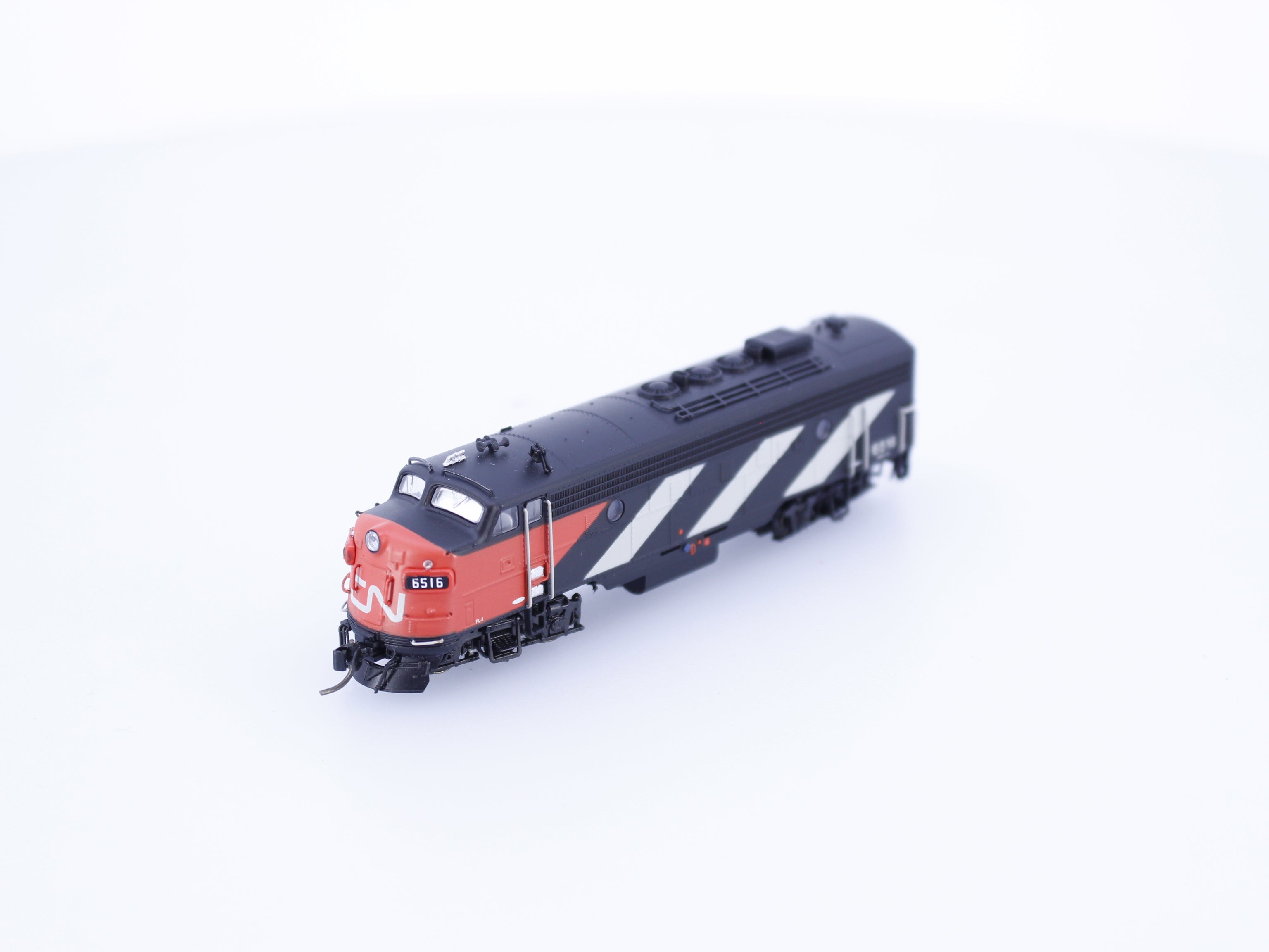 Rapido 530505 N FP9A Diesel Locomotive Canadian National (CN) 6516 DCC & Sound