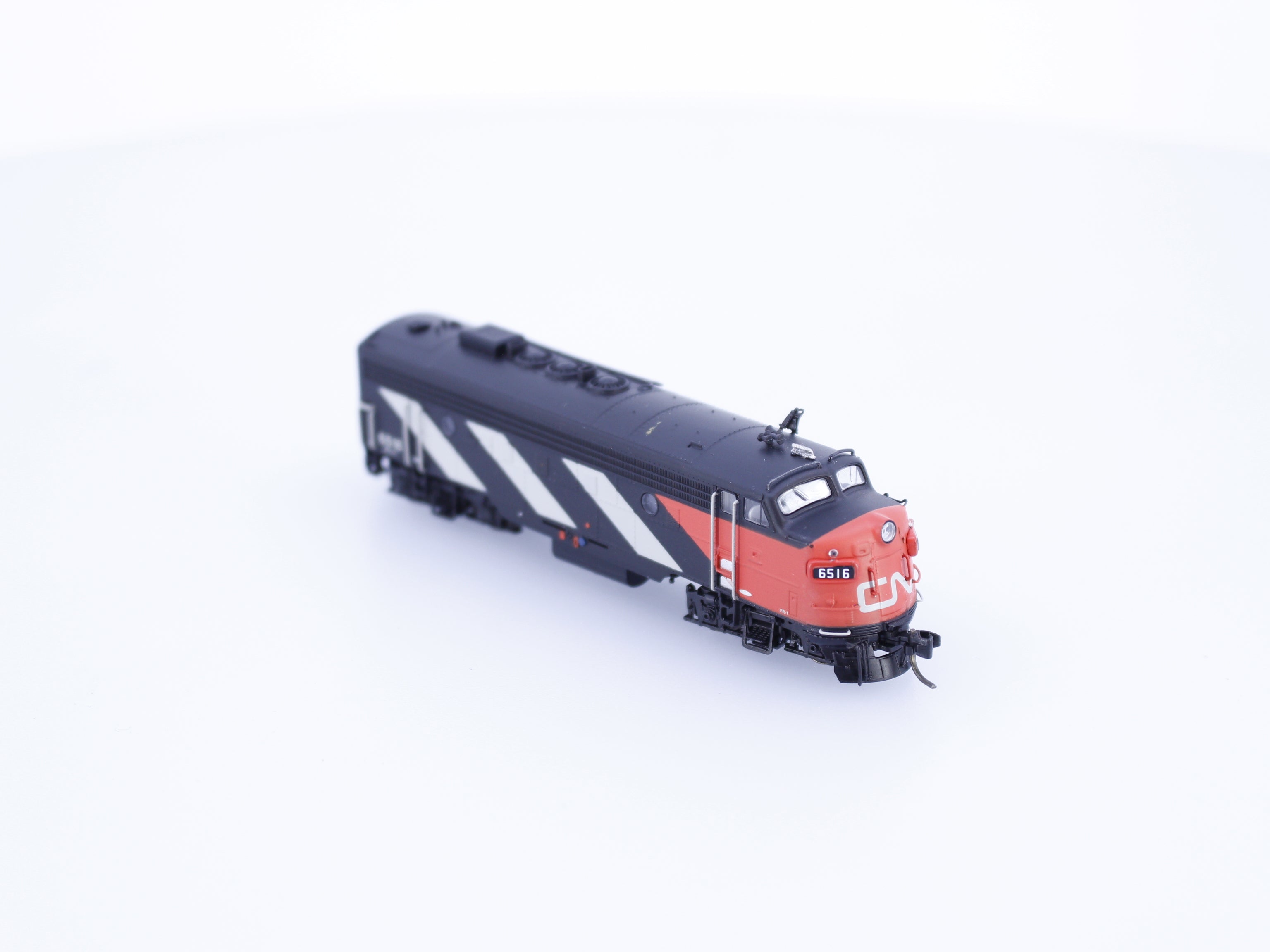 Rapido 530505 N FP9A Diesel Locomotive Canadian National (CN) 6516 DCC & Sound