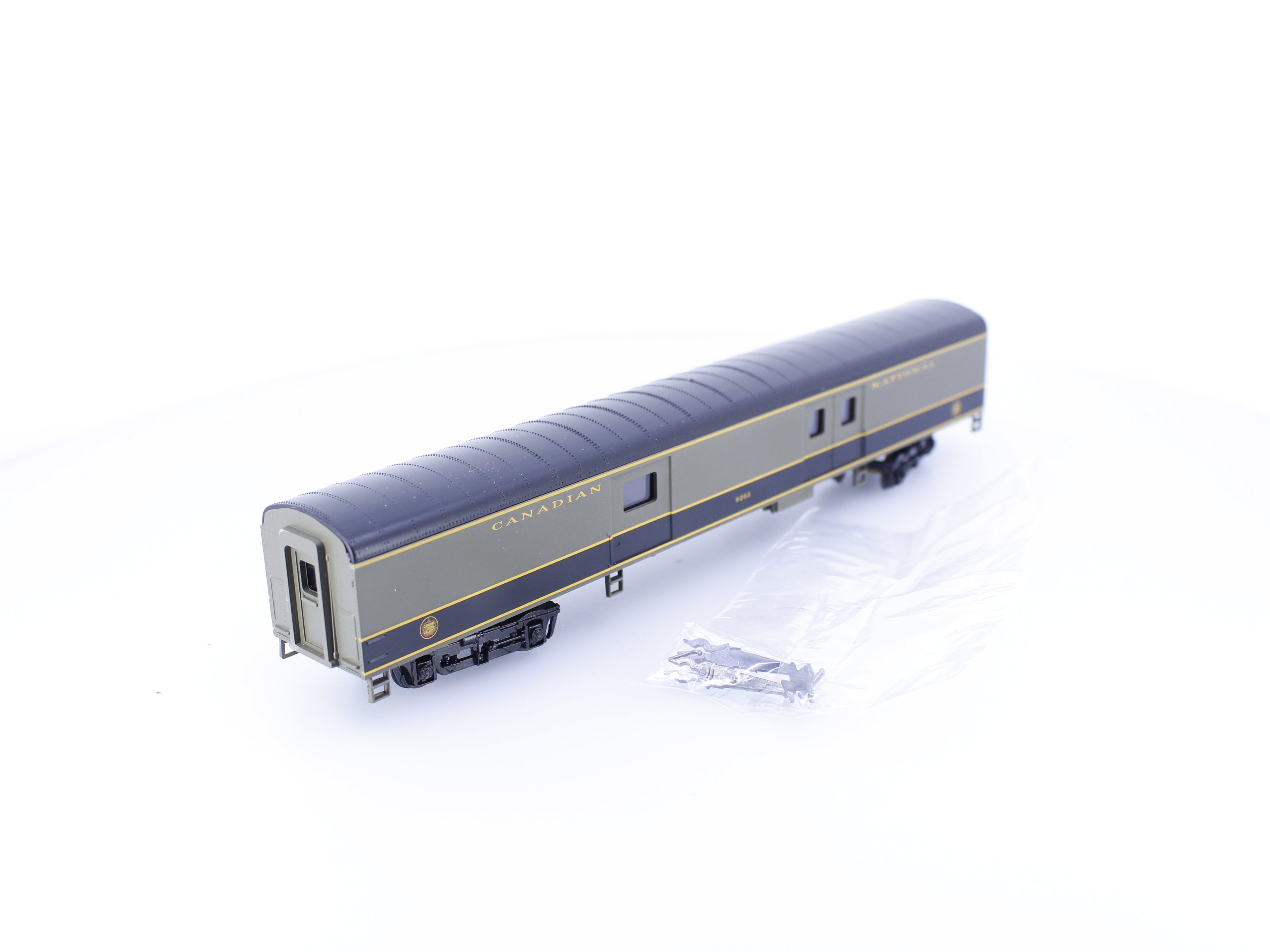 Con Cor 0001-01020K HO 72 FT Baggage Car Canadian National (CN) 9203