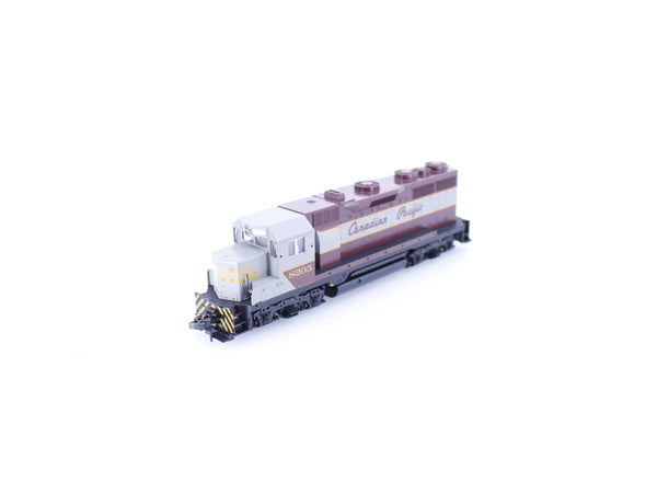 Kato 37-024 HO EMD GP35 Phase 1a Diesel Locomotive Never Run Canadian Pacific (CP) 8205 Analog DC