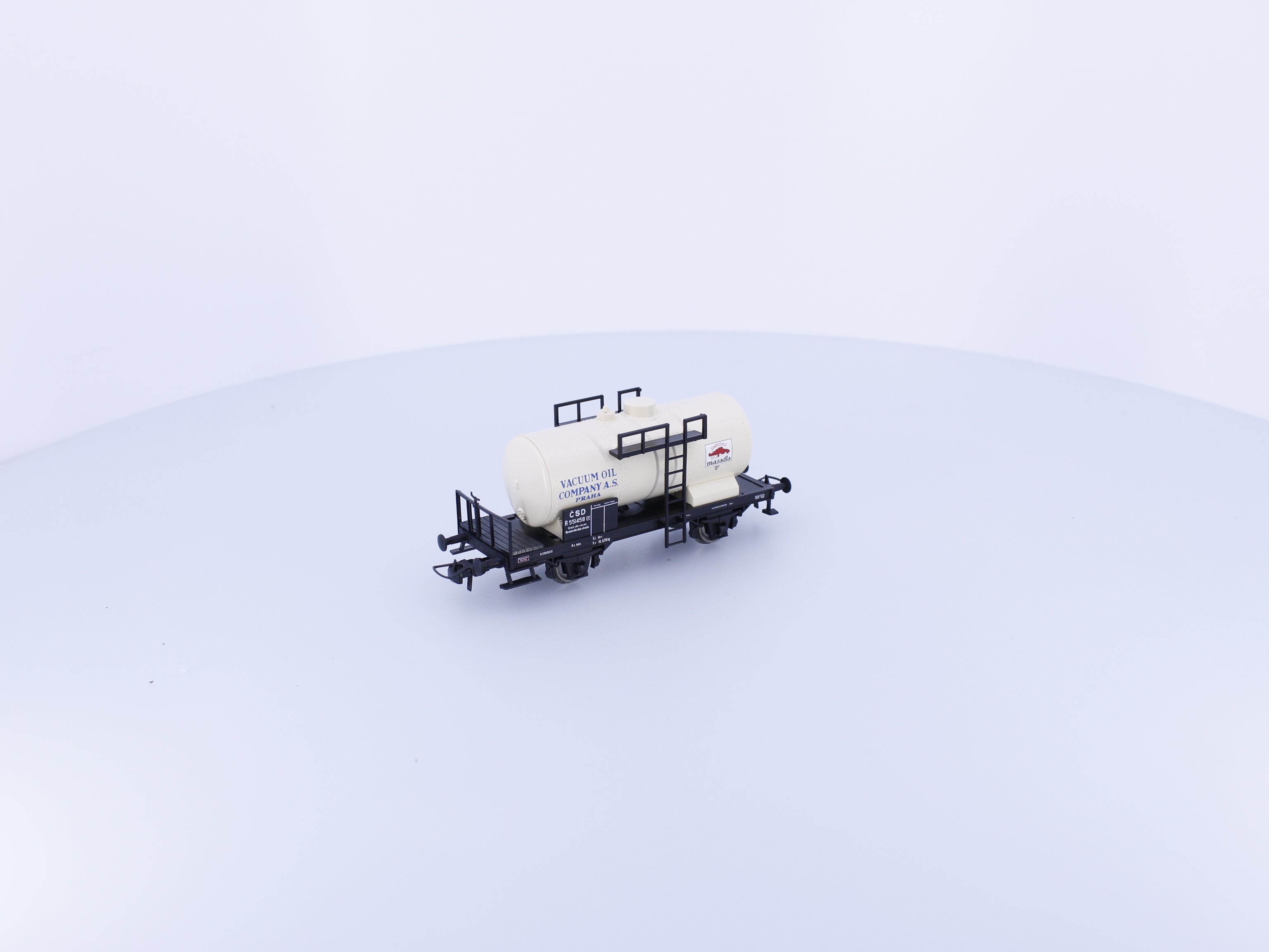 Roco 56150 HO CSD Vacuum Oil Company Tank Car R551458