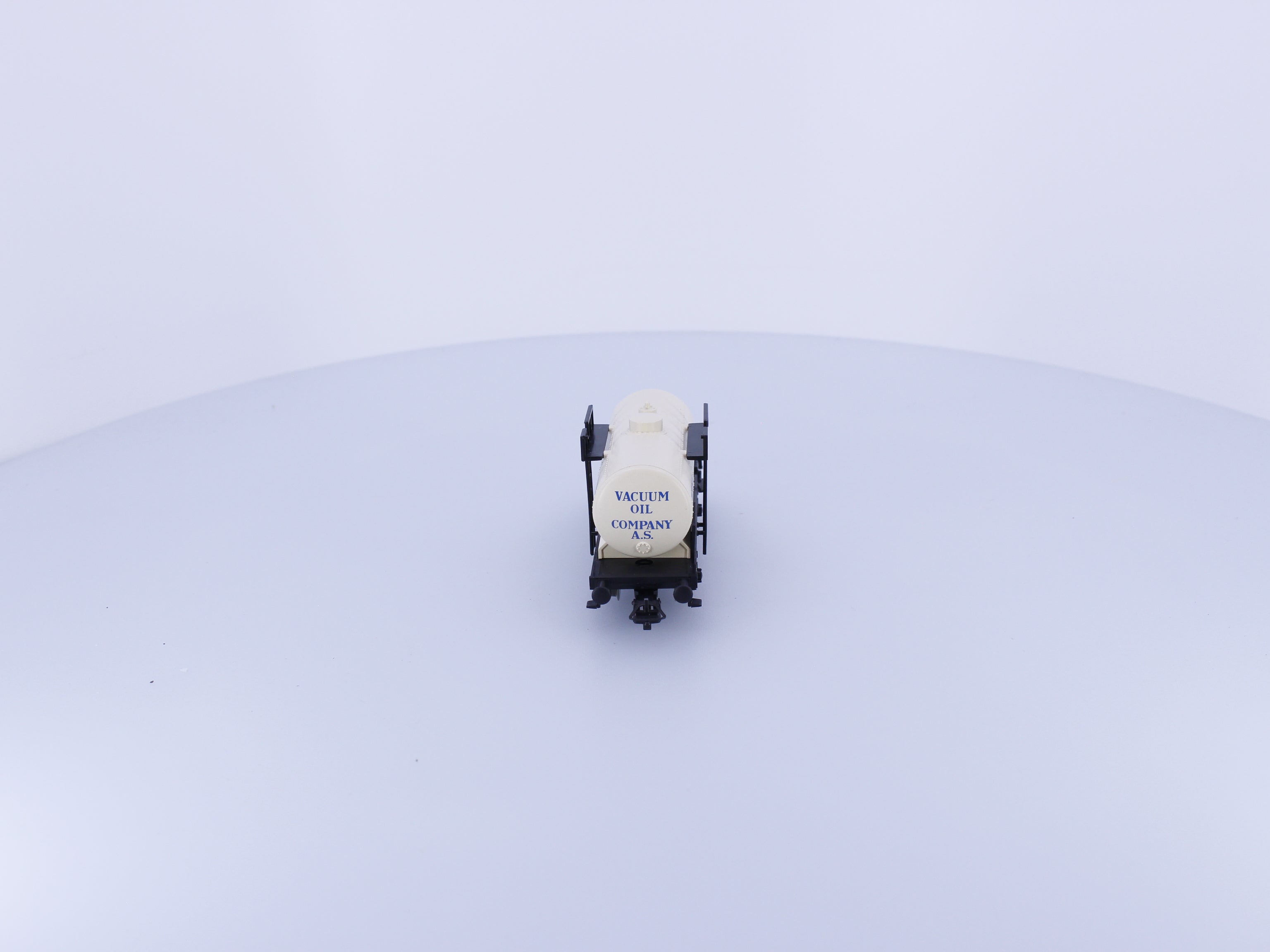 Roco 56150 HO CSD Vacuum Oil Company Tank Car R551458