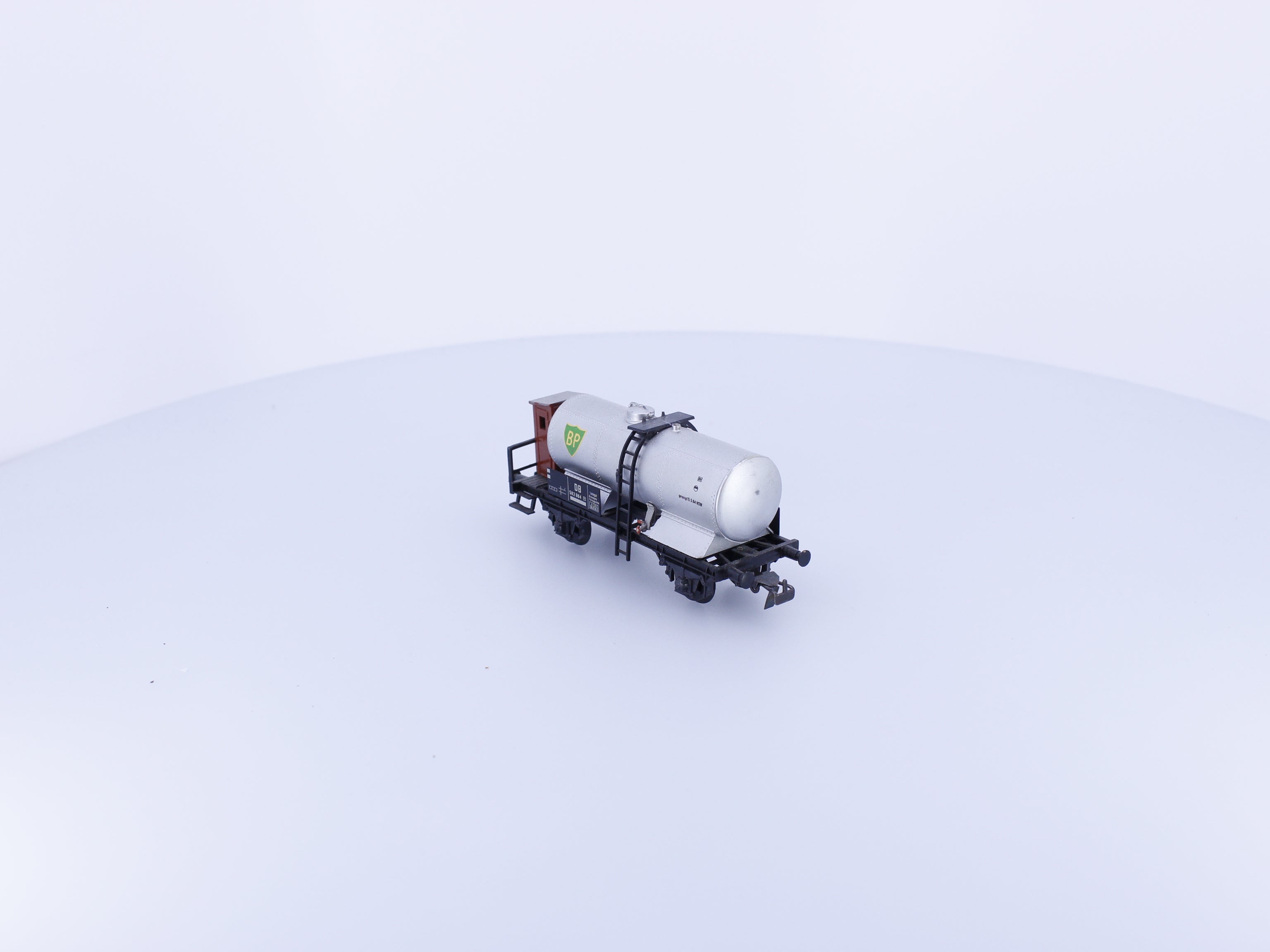 Piko 5452630-5-002120 HO DB Tank Car With Brakeman's Cab 582864