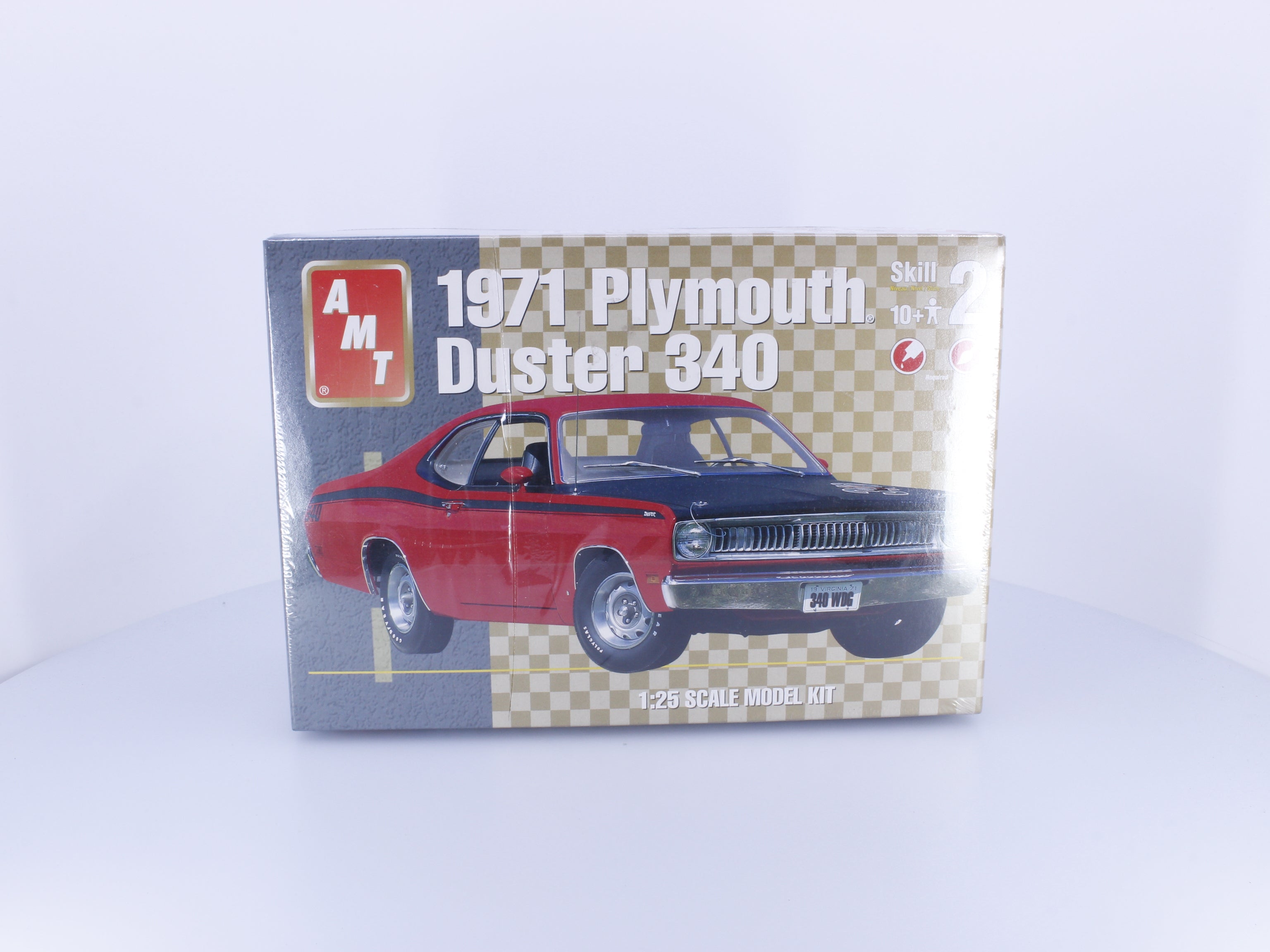 AMT 31232 G 1971 Plymouth Duster 340 Plastic Model Kit 1/25 (#1)