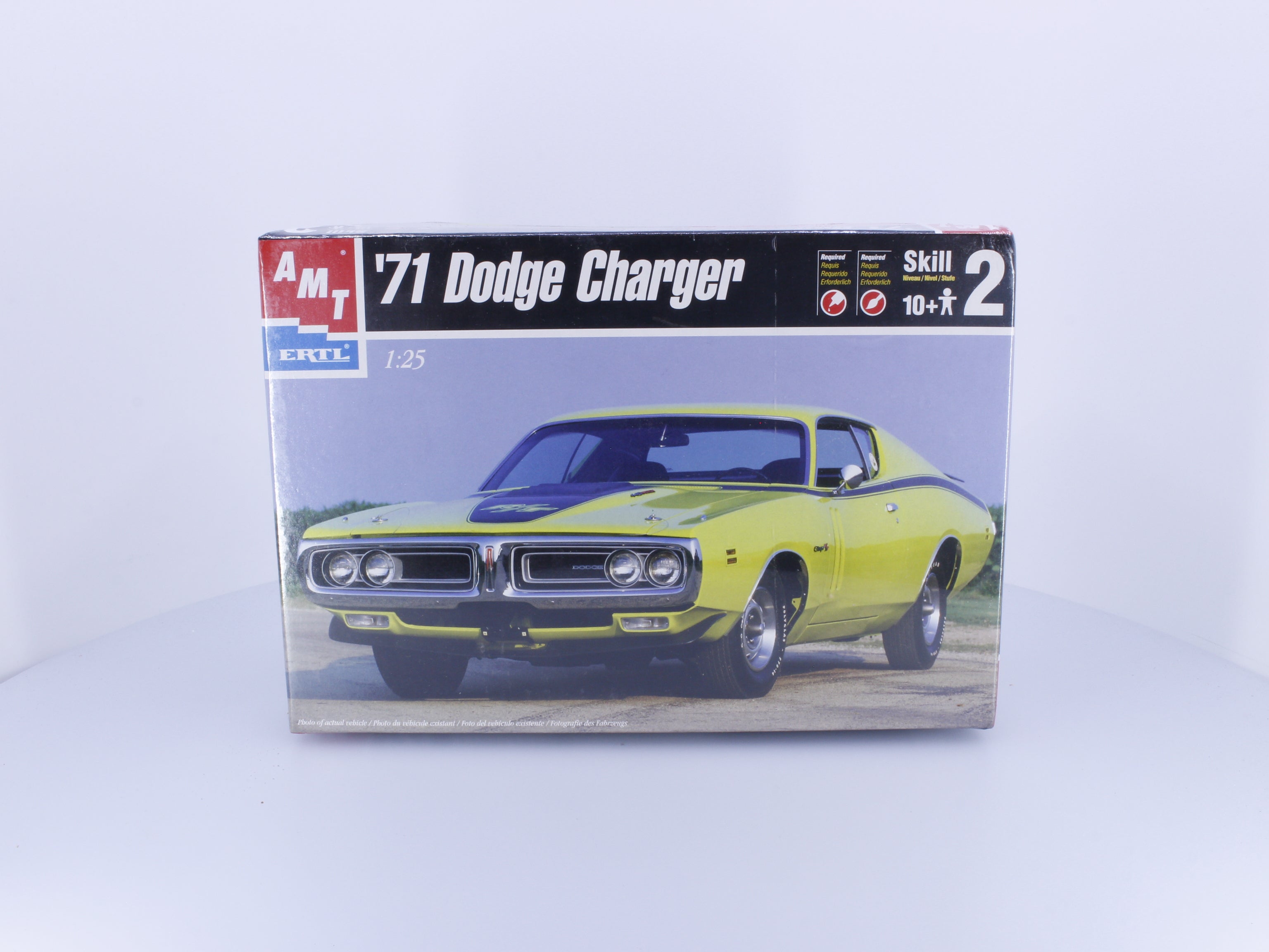AMT 30053 G 1971 Dodge Charger Plastic Model Kit 1/25 (#2)