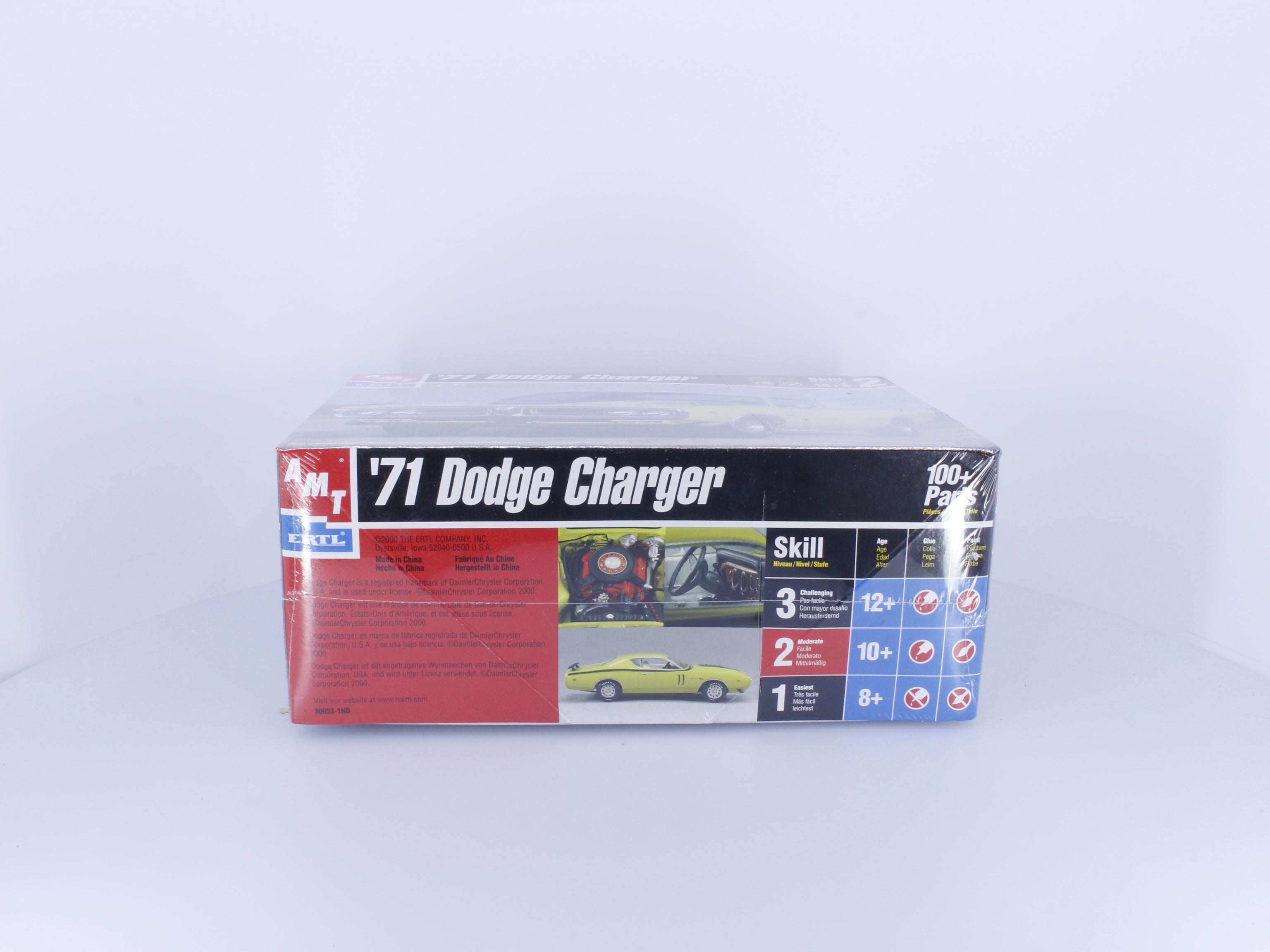 AMT 30053 G 1971 Dodge Charger Plastic Model Kit 1/25 (#2)