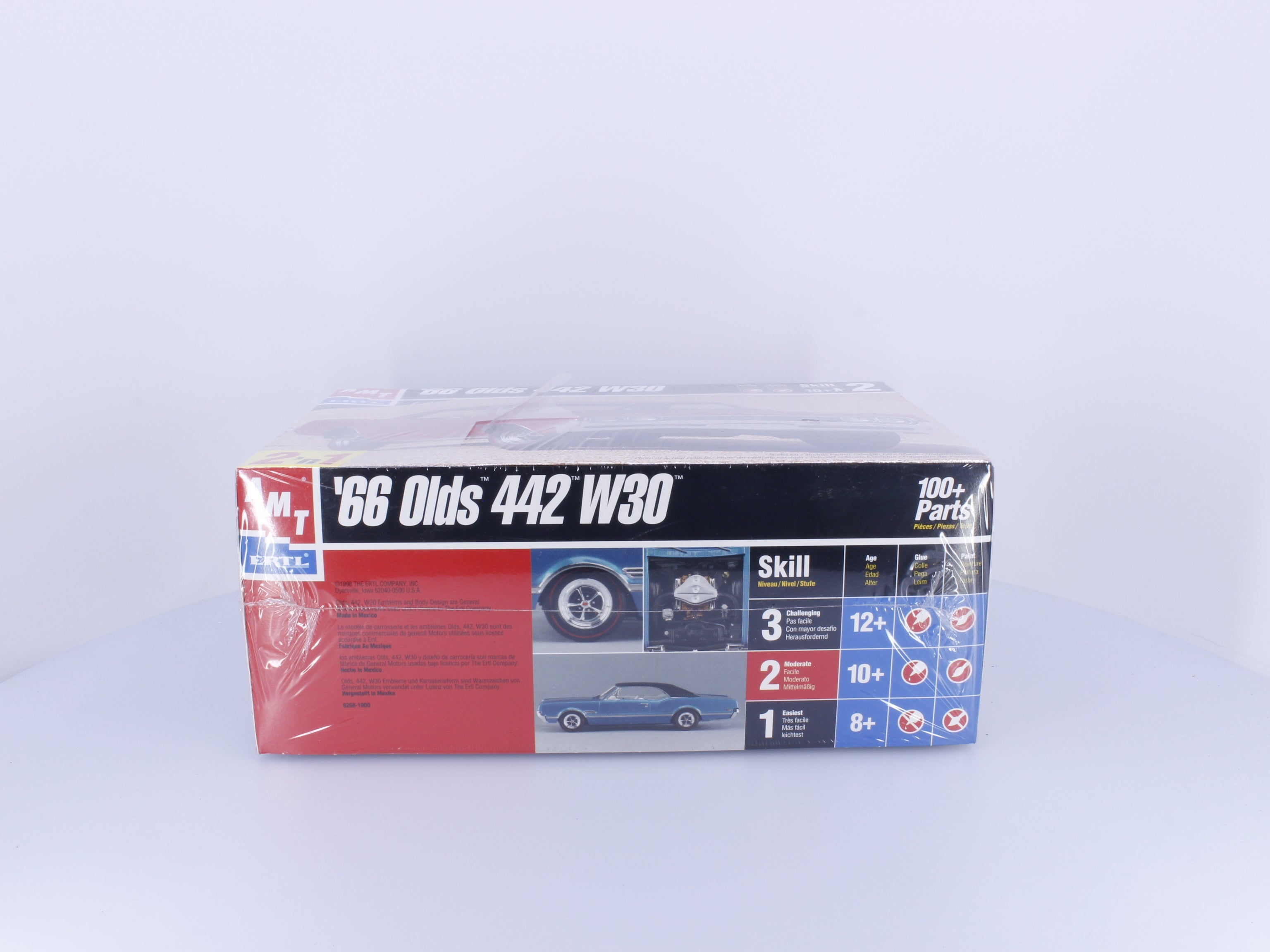 AMT 6268 G 1966 Oldsmobile 442 W30 Plastic Model Kit 1/25