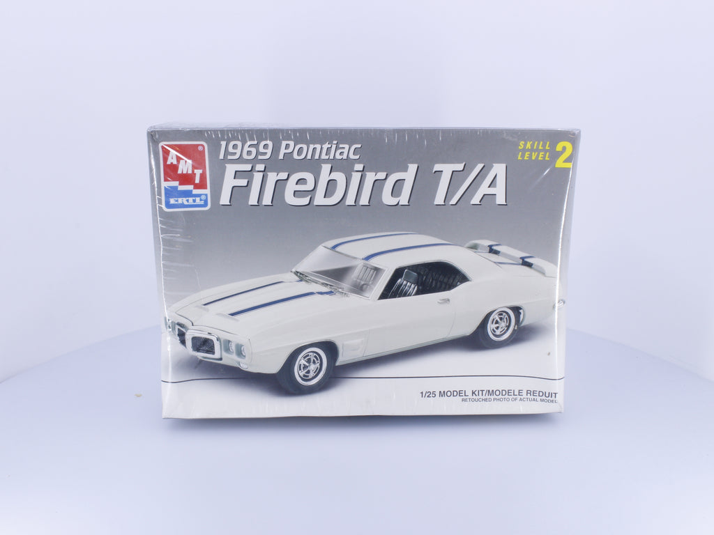 AMT 8583 G 1969 Pontiac Firebird T/A Plastic Model Kit 1/25 (#2)