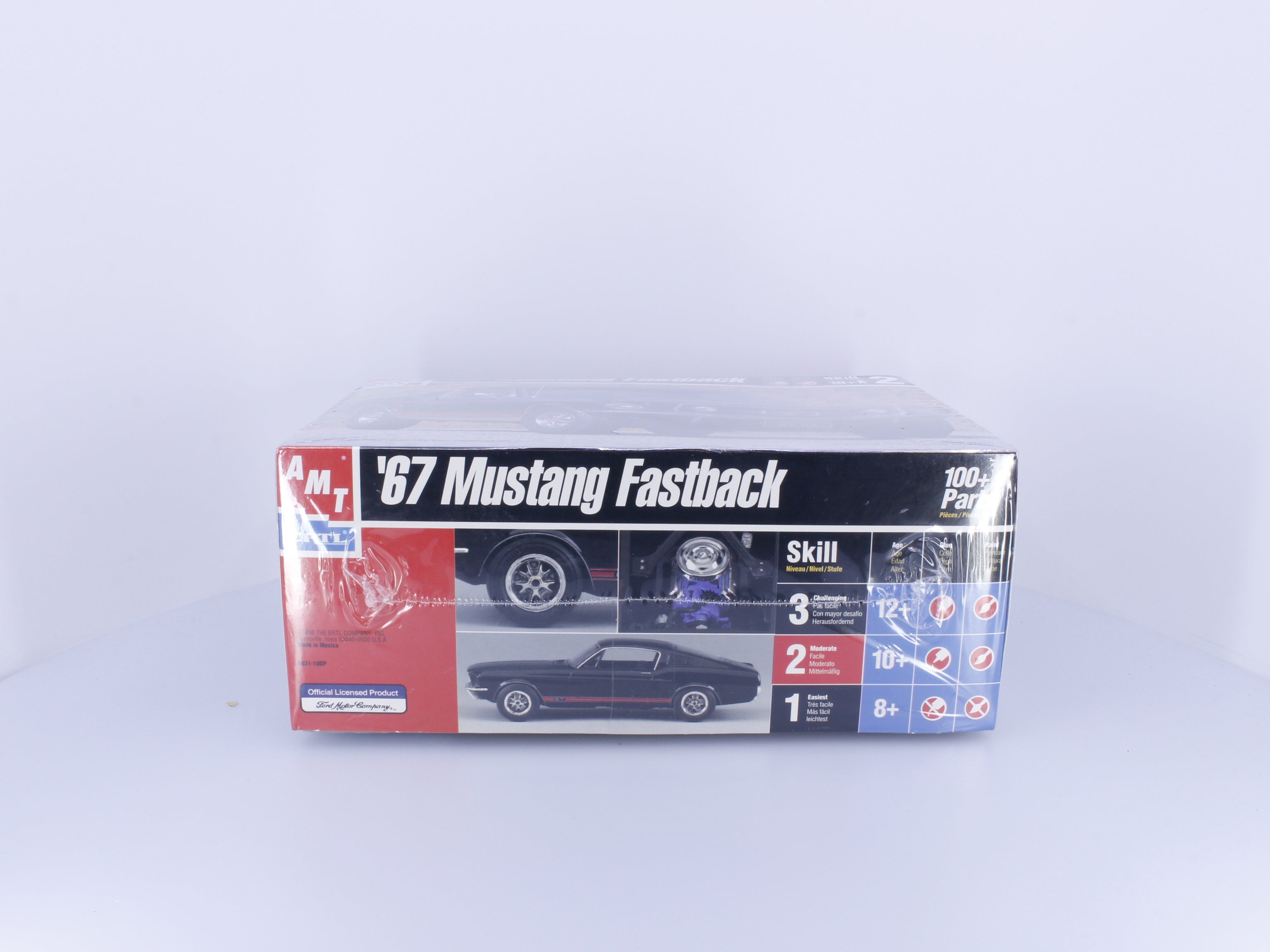 AMT 6631 G 1967 Ford Mustang Fastback Plastic Model Kit