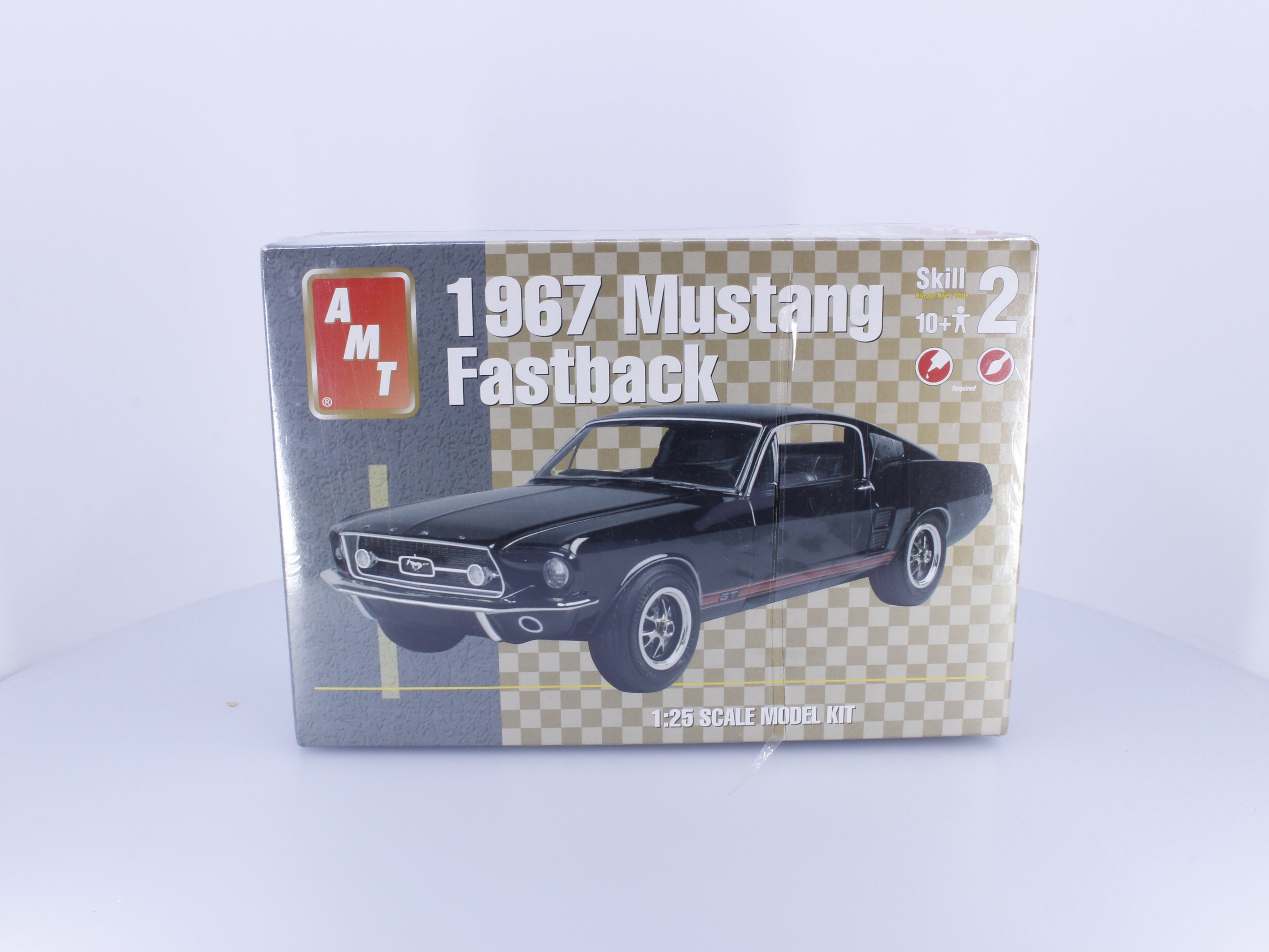AMT 31635 G 1967 Ford Mustang Fastback Plastic Model Kit 1/25