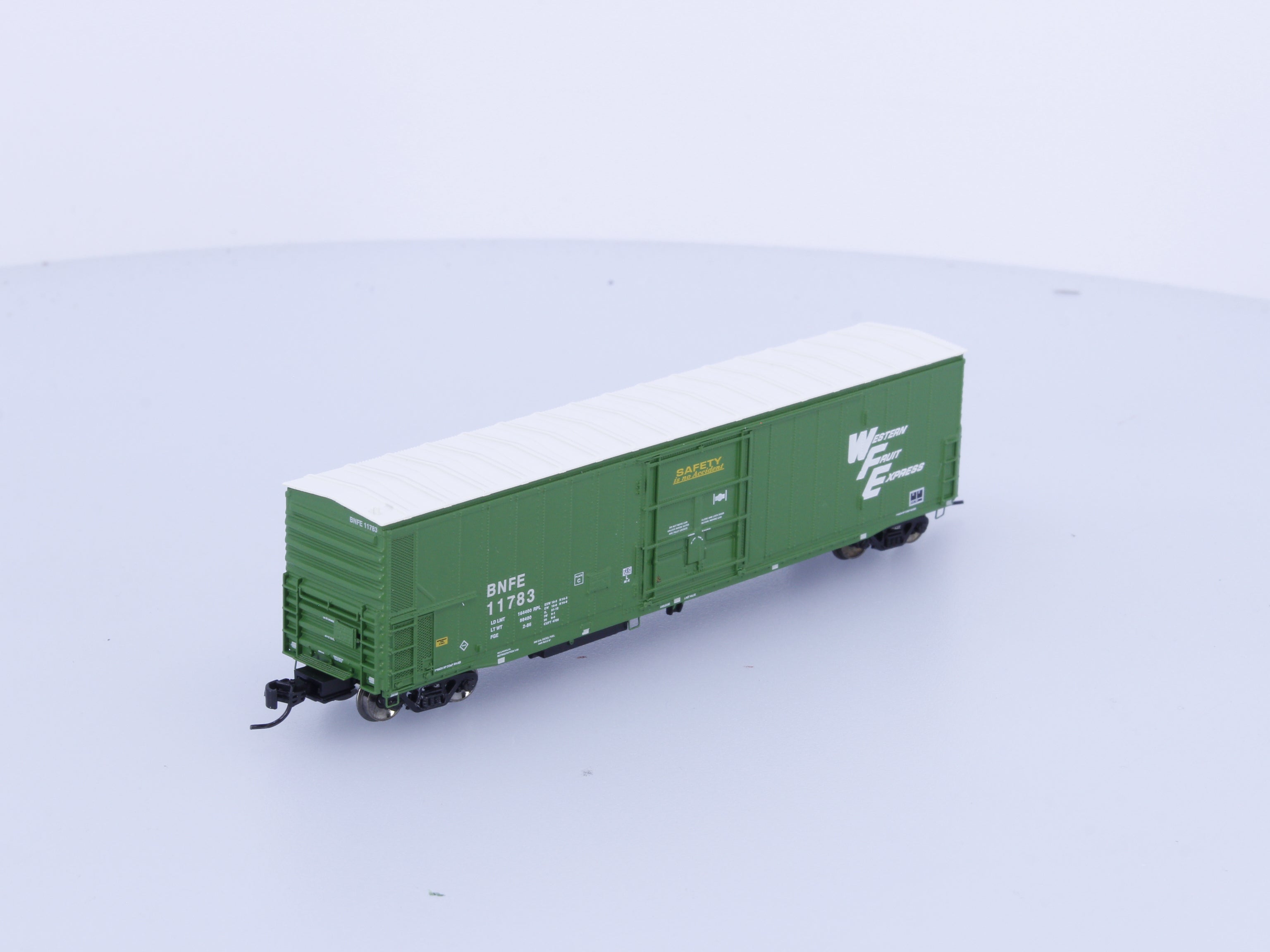 Athearn 24705 N 57' Mechanical Reefer with Sound Burlington Northern Fruit Express (BNFE) 11783