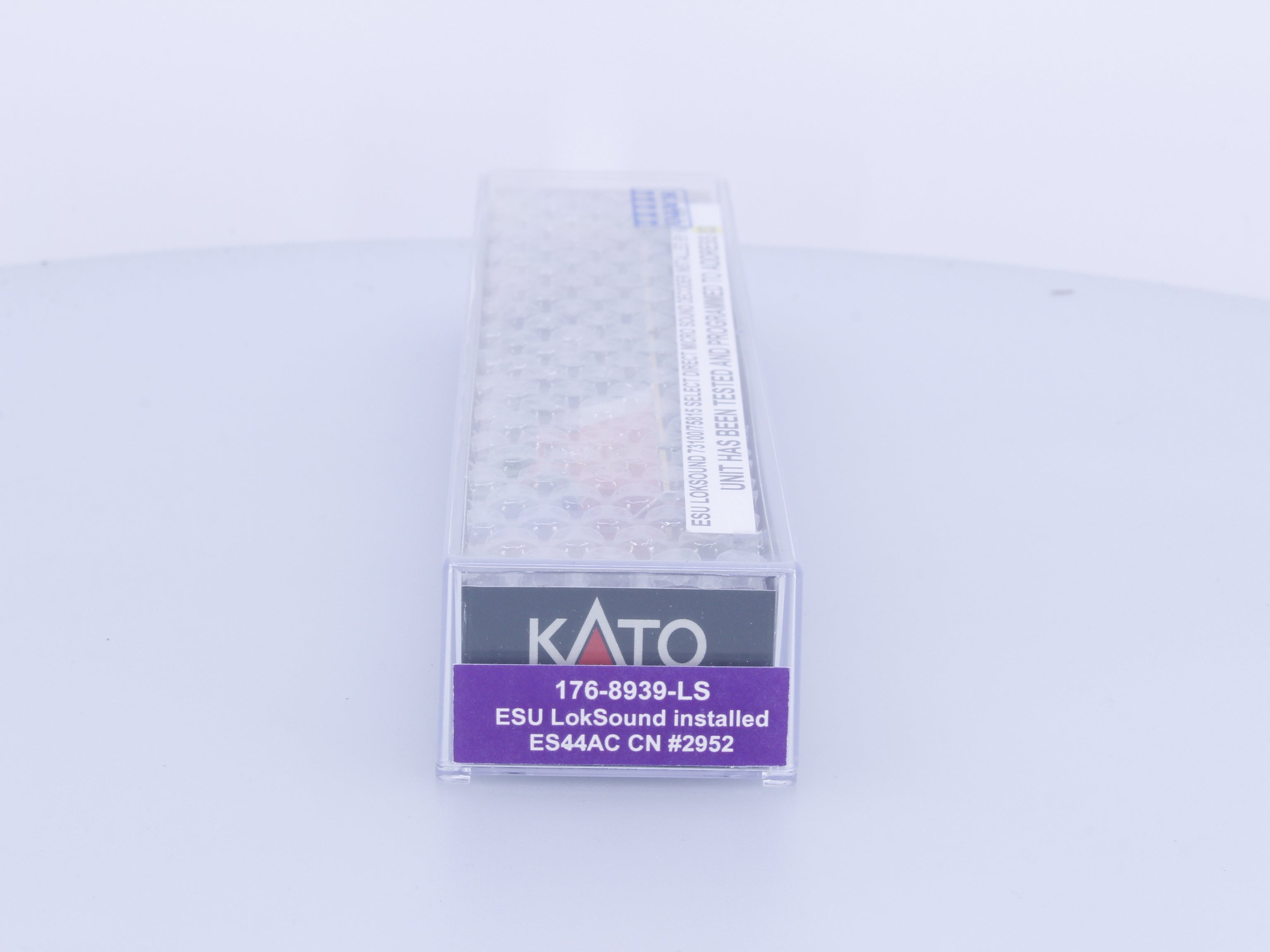 Kato 176-8939-LS N ES44AC Diesel Locomotive ESU Sound Canadian National (CN) 2952 DCC & Sound