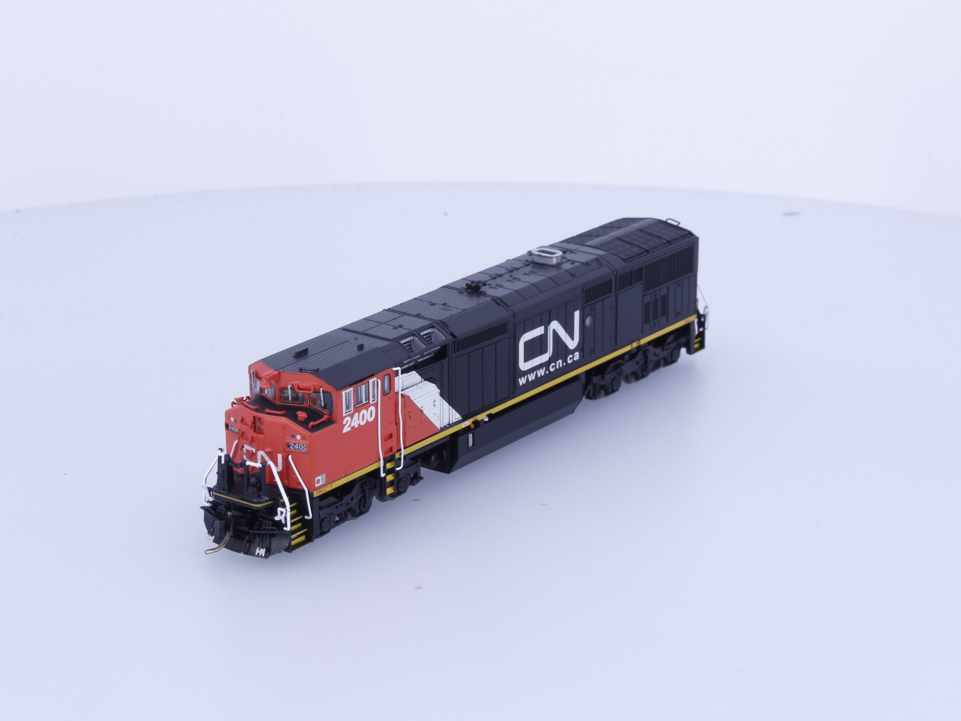 Rapido 540537 N Dash 8-40CM Diesel Locomotive Website Scheme Canadian National (CN) 2400 DCC & Sound
