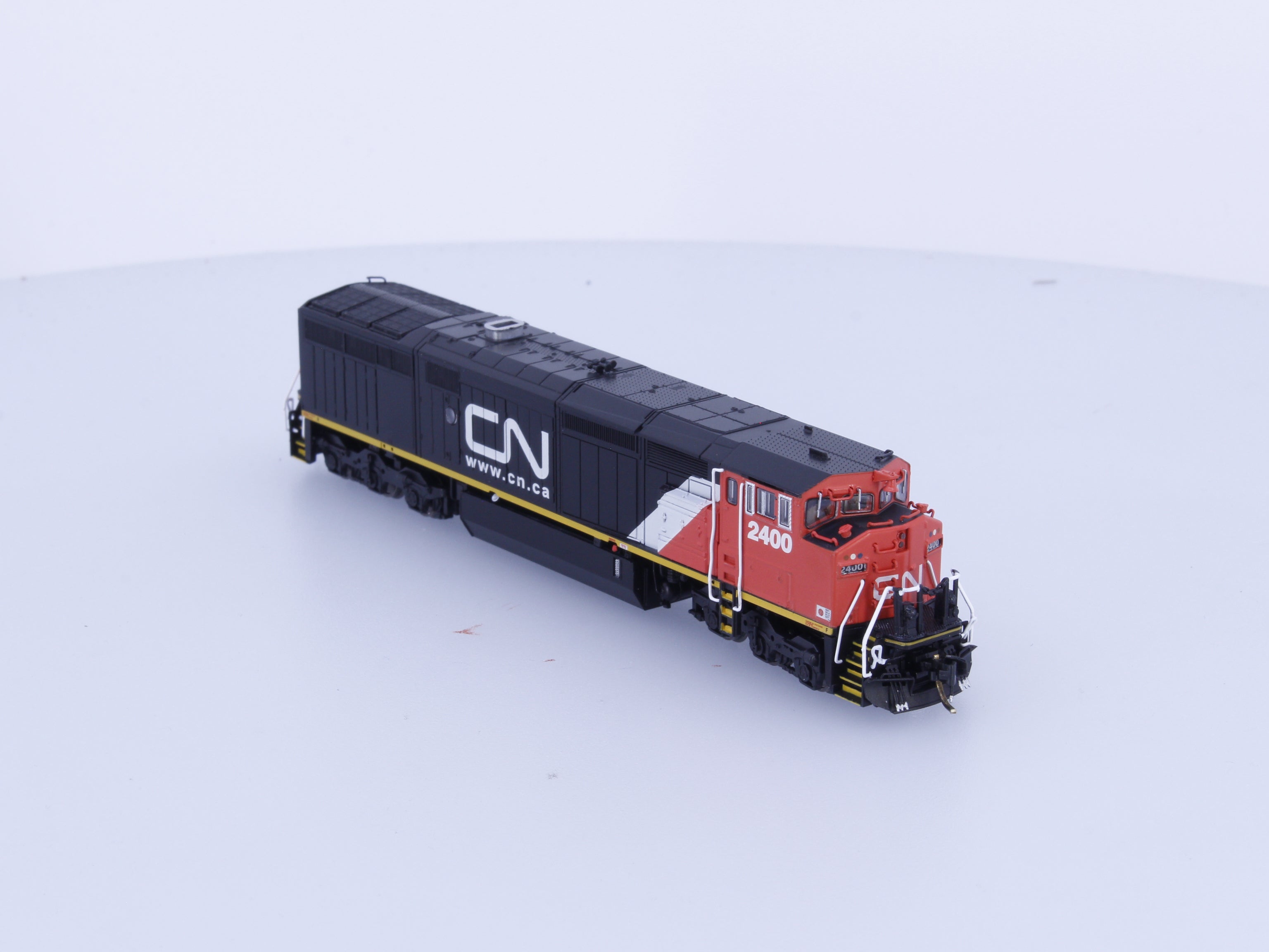 Rapido 540537 N Dash 8-40CM Diesel Locomotive Website Scheme Canadian National (CN) 2400 DCC & Sound