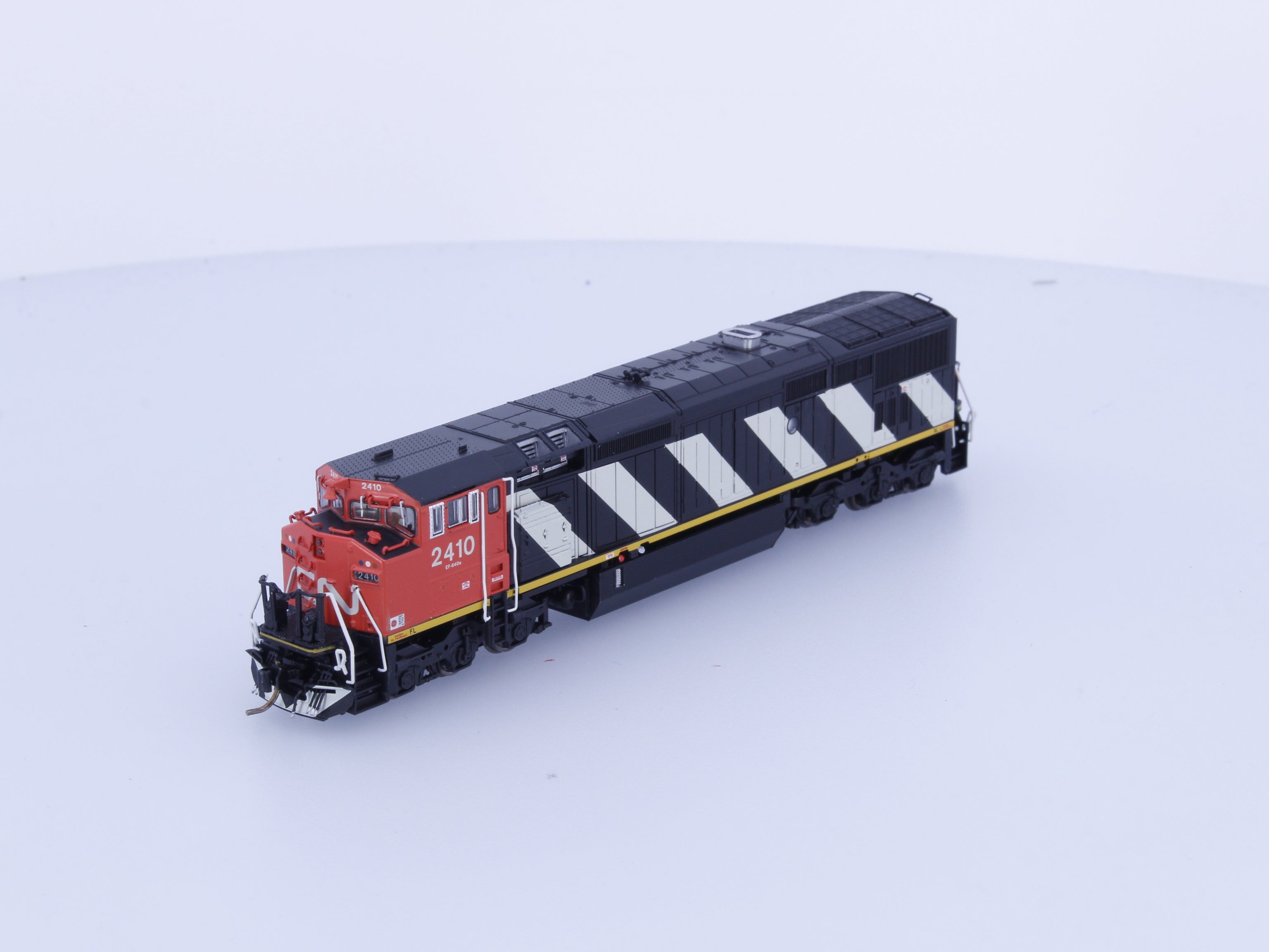 Rapido 540535 N Dash 8-40CM Diesel Locomotive Stripes Scheme Canadian National (CN) 2410 DCC & Sound