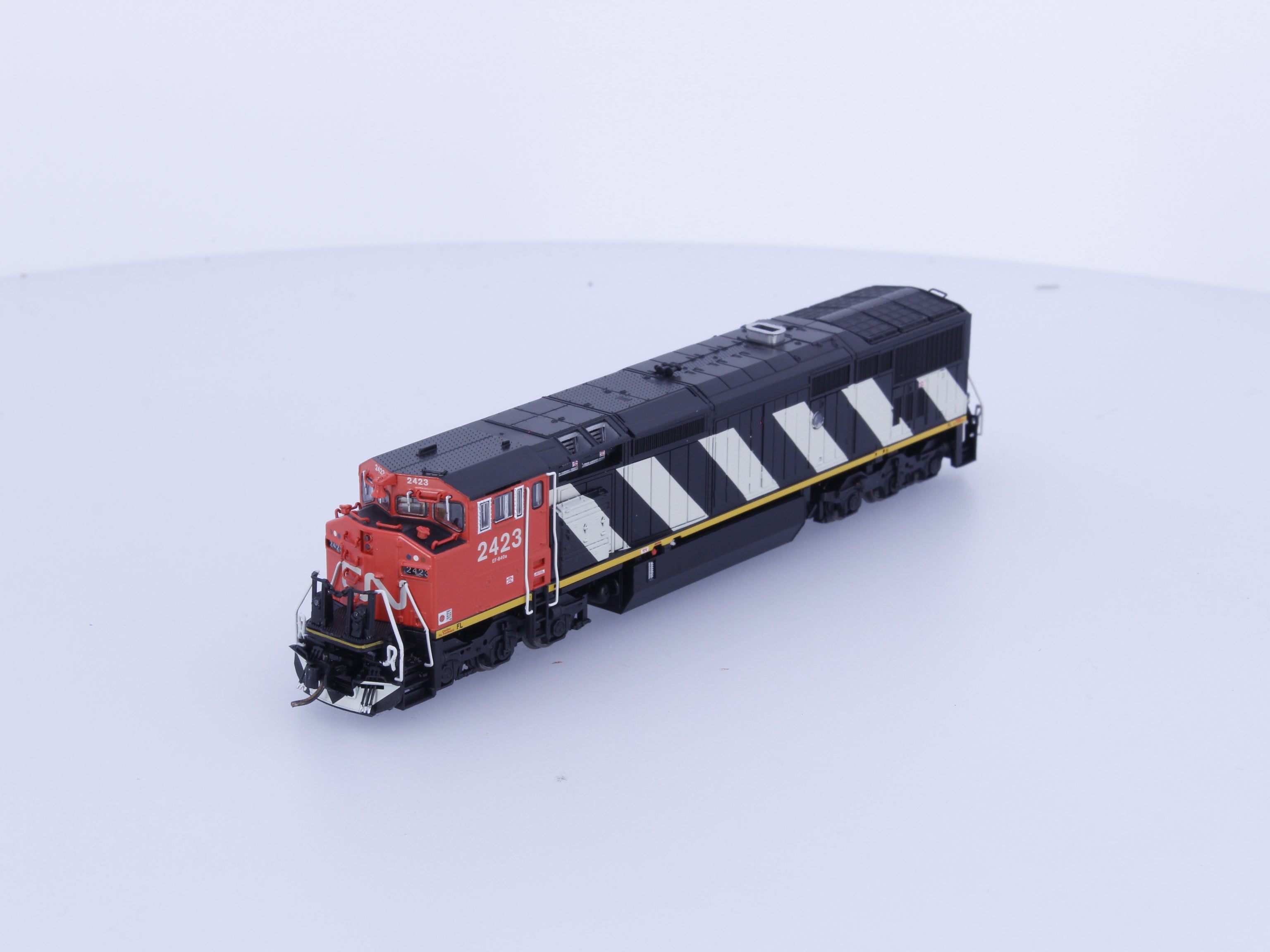 Rapido 540536 N Dash 8-40CM Diesel Locomotive Stripes Scheme Canadian National (CN) 2423 DCC & Sound