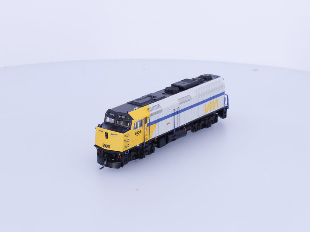 Rapido 580503 N F40PH-2D Diesel Locomotive Original Scheme Via Rail (VIA) 6433 DCC & Sound