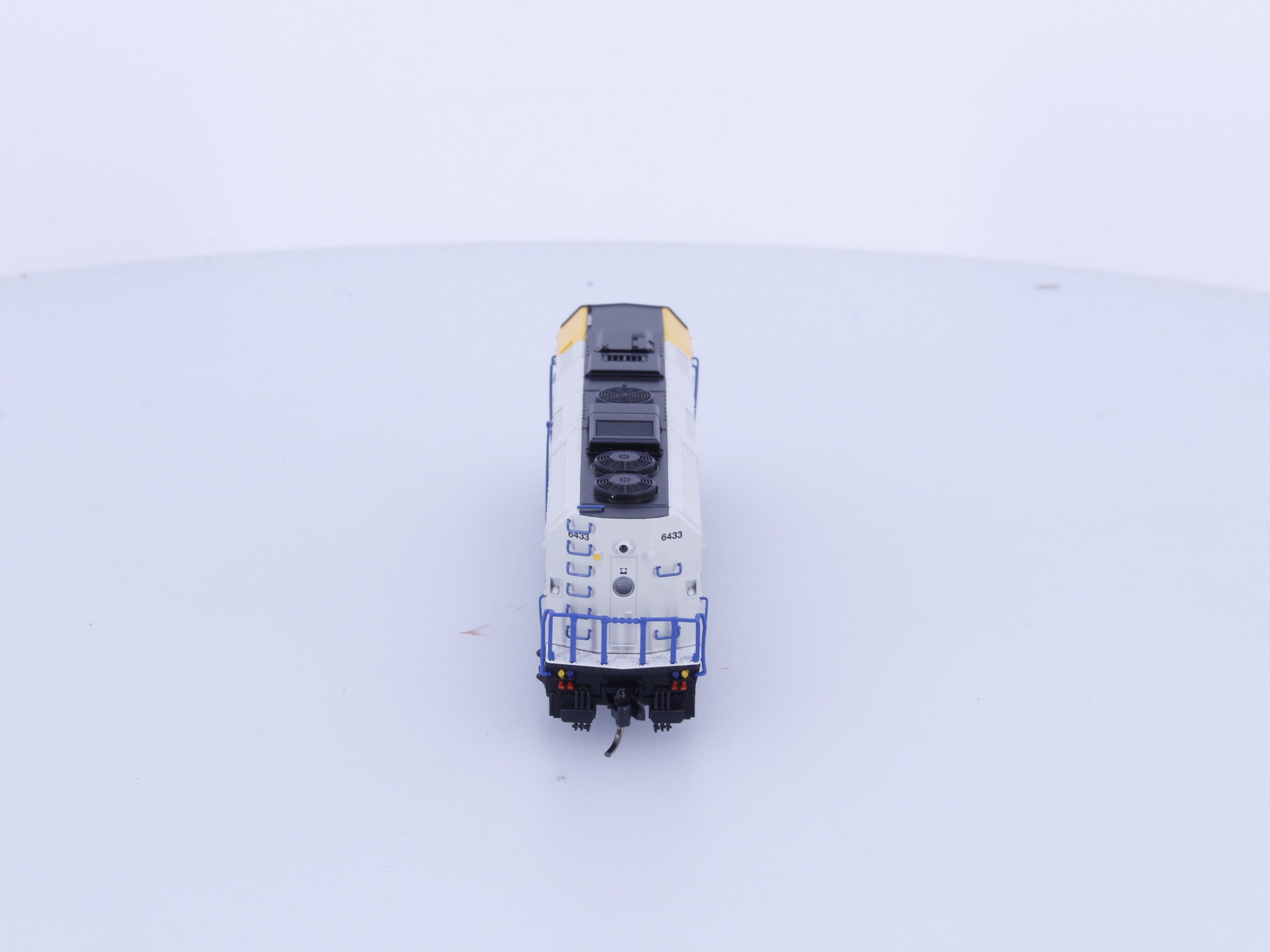 Rapido 580503 N F40PH-2D Diesel Locomotive Original Scheme Via Rail (VIA) 6433 DCC & Sound