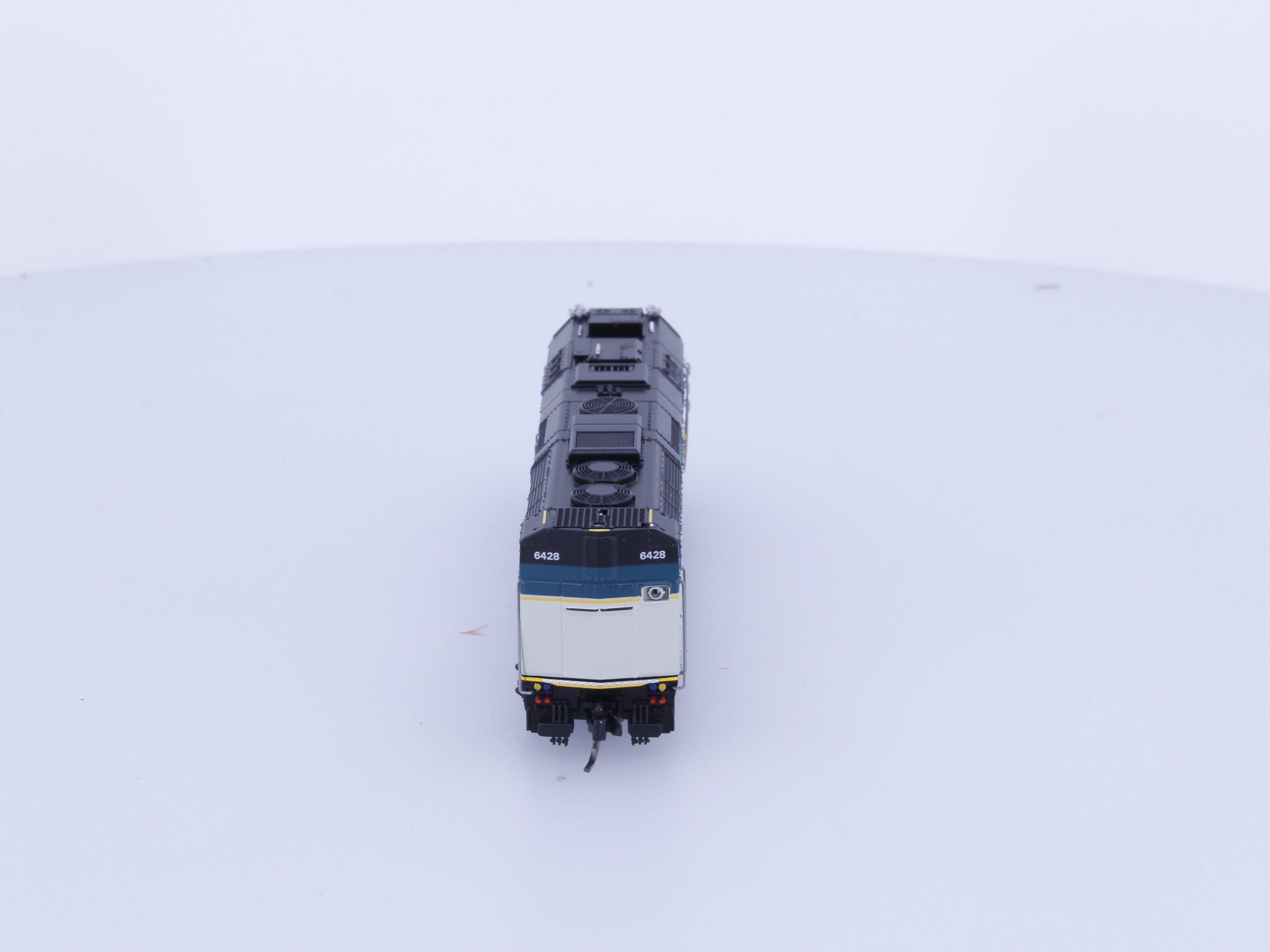 Rapido 582503 N F40PH-2D Diesel Locomotive Renaissance Scheme Via Rail (VIA) 6428 DCC & Sound