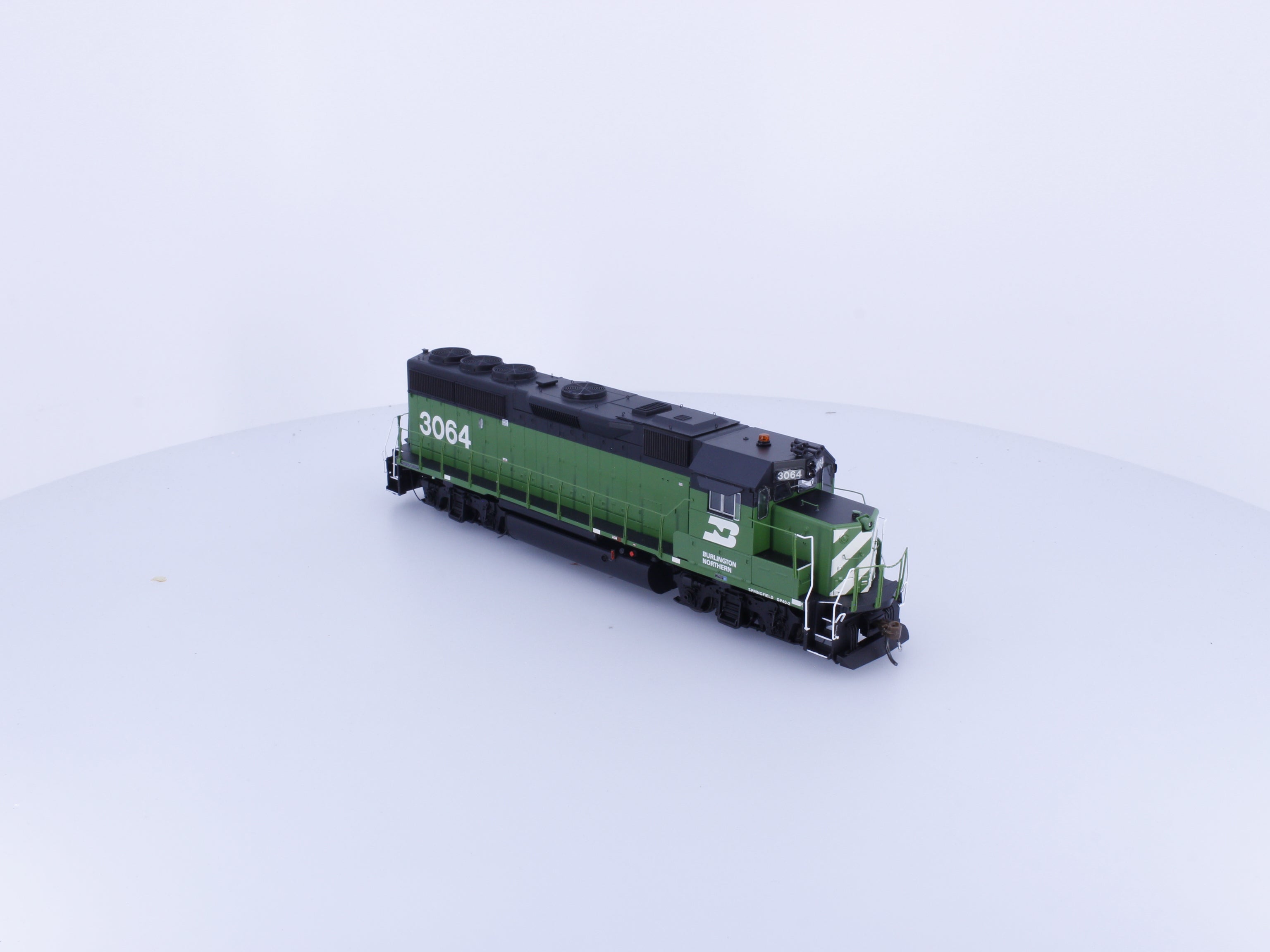 Athearn ATHG65755 HO GP40-2 Diesel Locomotive Burlington Northern (BN) 3064 DCC & Sound