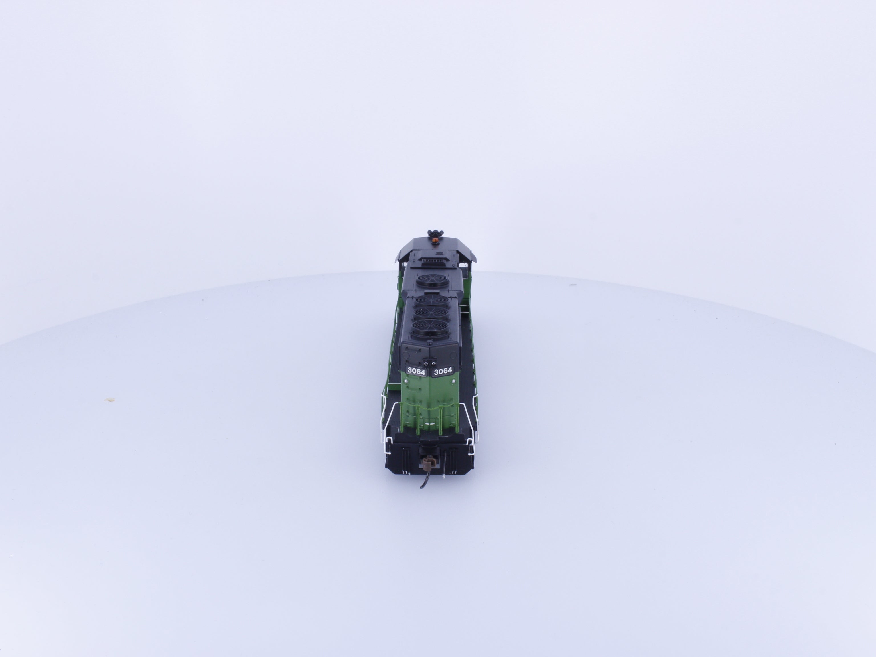 Athearn ATHG65755 HO GP40-2 Diesel Locomotive Burlington Northern (BN) 3064 DCC & Sound