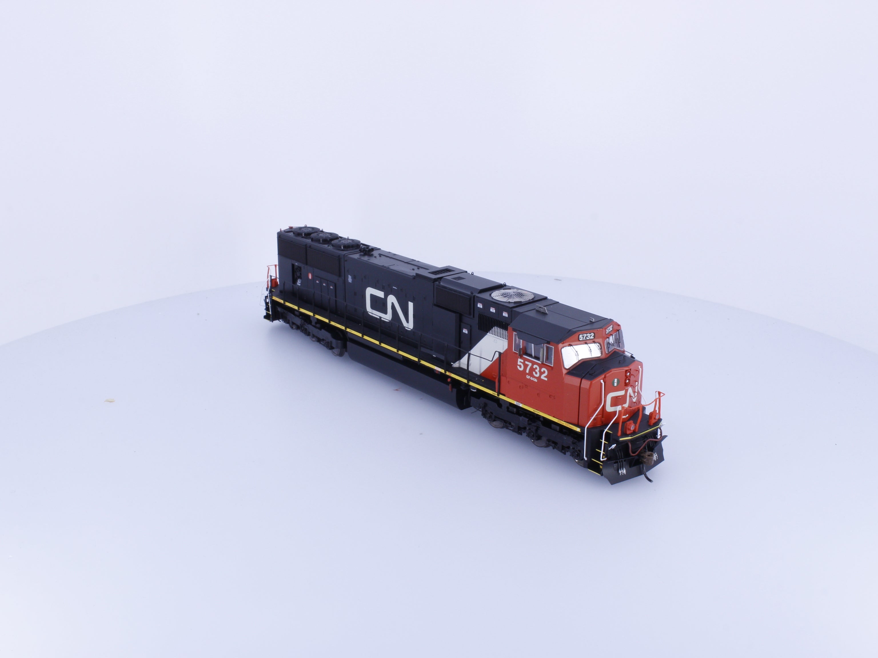 Athearn ATHG69348 HO SD75I Diesel Locomotive CN Logo Canadian National (CN) 5732 DCC & Sound