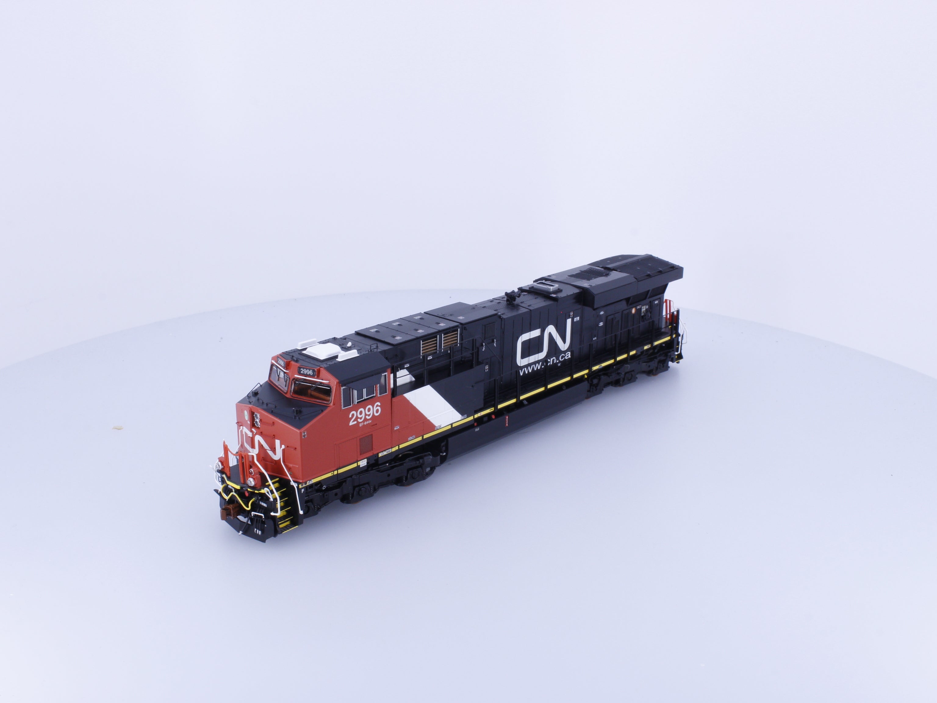 ScaleTrains SXT33584 HO GE ES44AC Diesel Locomotive Canadian National (CN) 2996 DCC & Sound