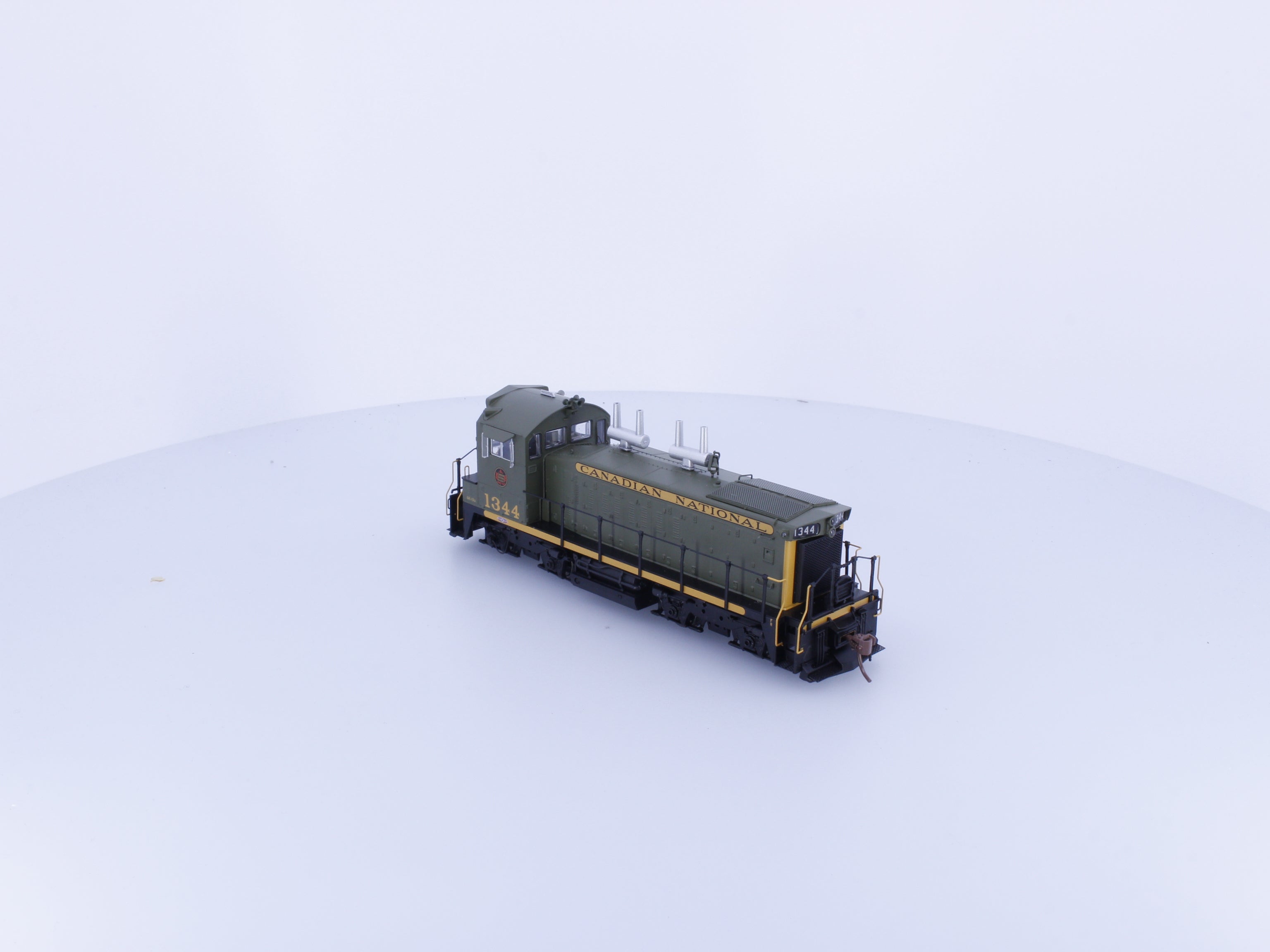 Rapido 26536 HO GMDD SW1200RS Diesel Locomotive Green Scheme Canadian National (CN) 1344 DCC & Sound