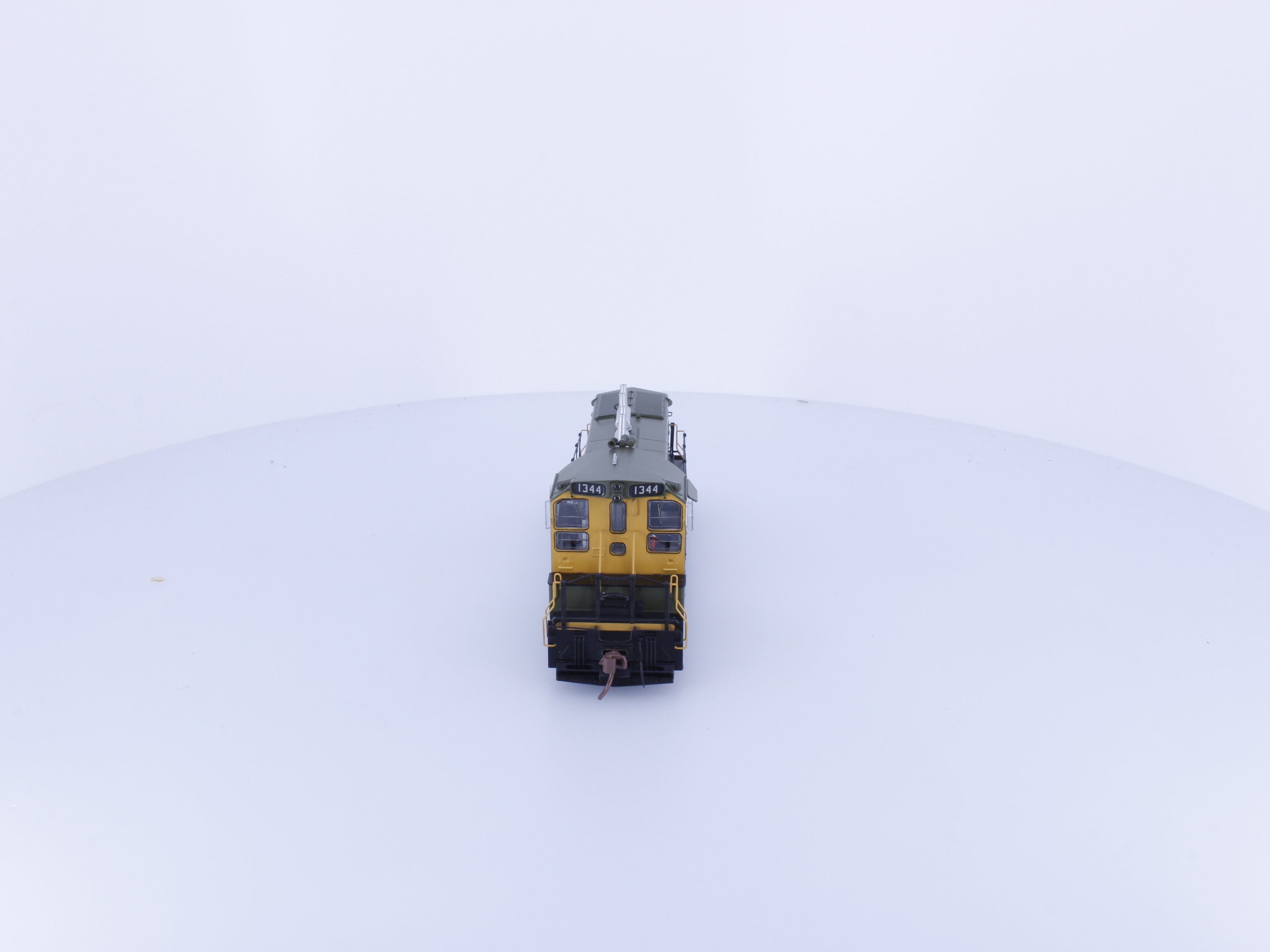 Rapido 26536 HO GMDD SW1200RS Diesel Locomotive Green Scheme Canadian National (CN) 1344 DCC & Sound