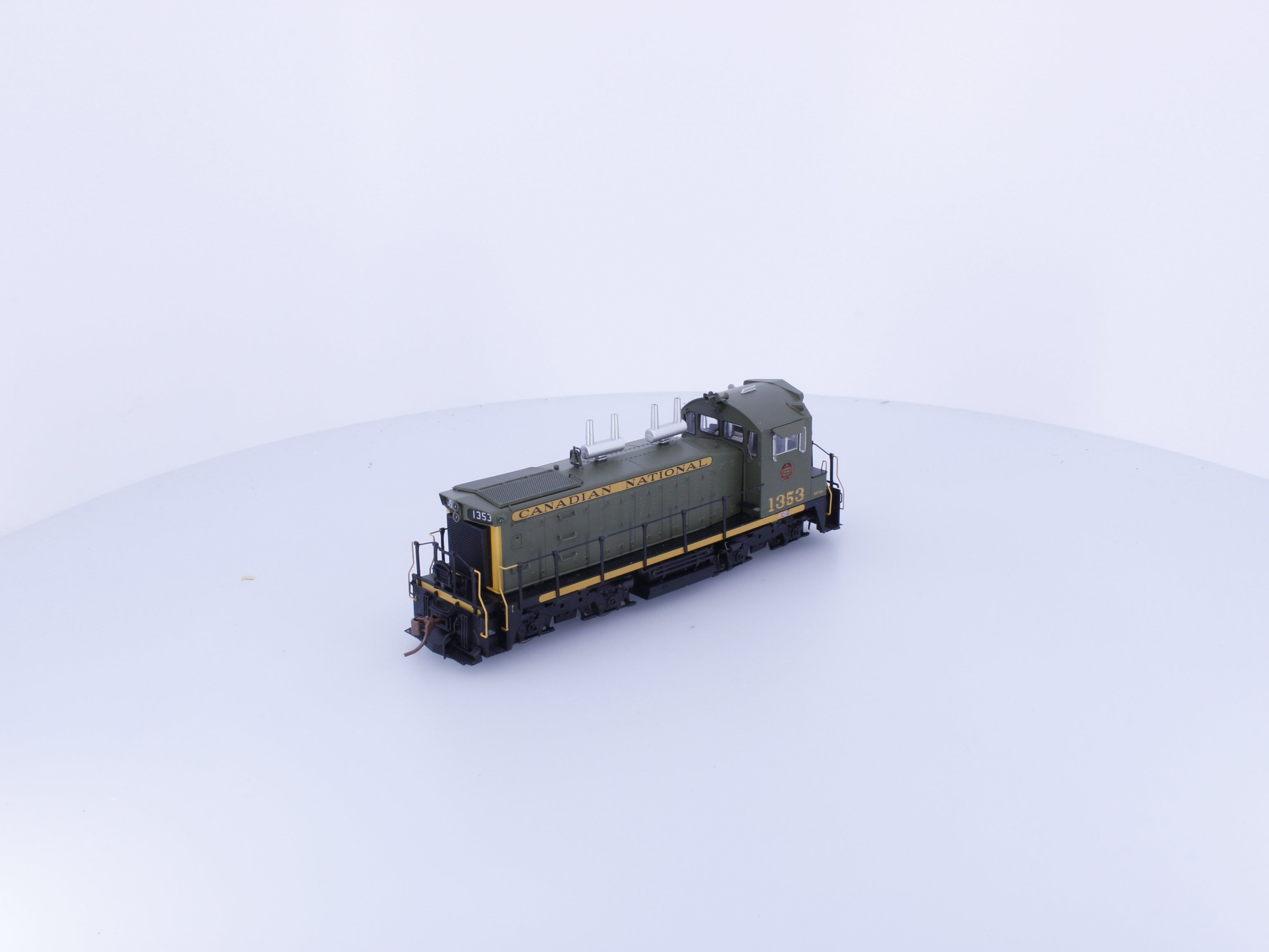 Rapido 26537 HO GMDD SW1200RS Diesel Locomotive Green Scheme Canadian National (CN) 1353 DCC & Sound