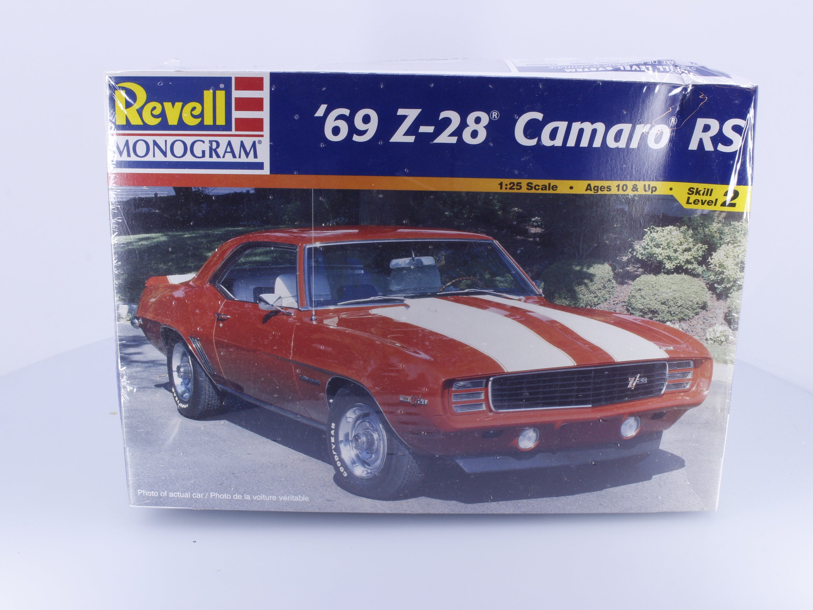 Revell 85-7457 G 1969 Z-28 Chevrolet Camaro RS Plastic Model Kit 1/25