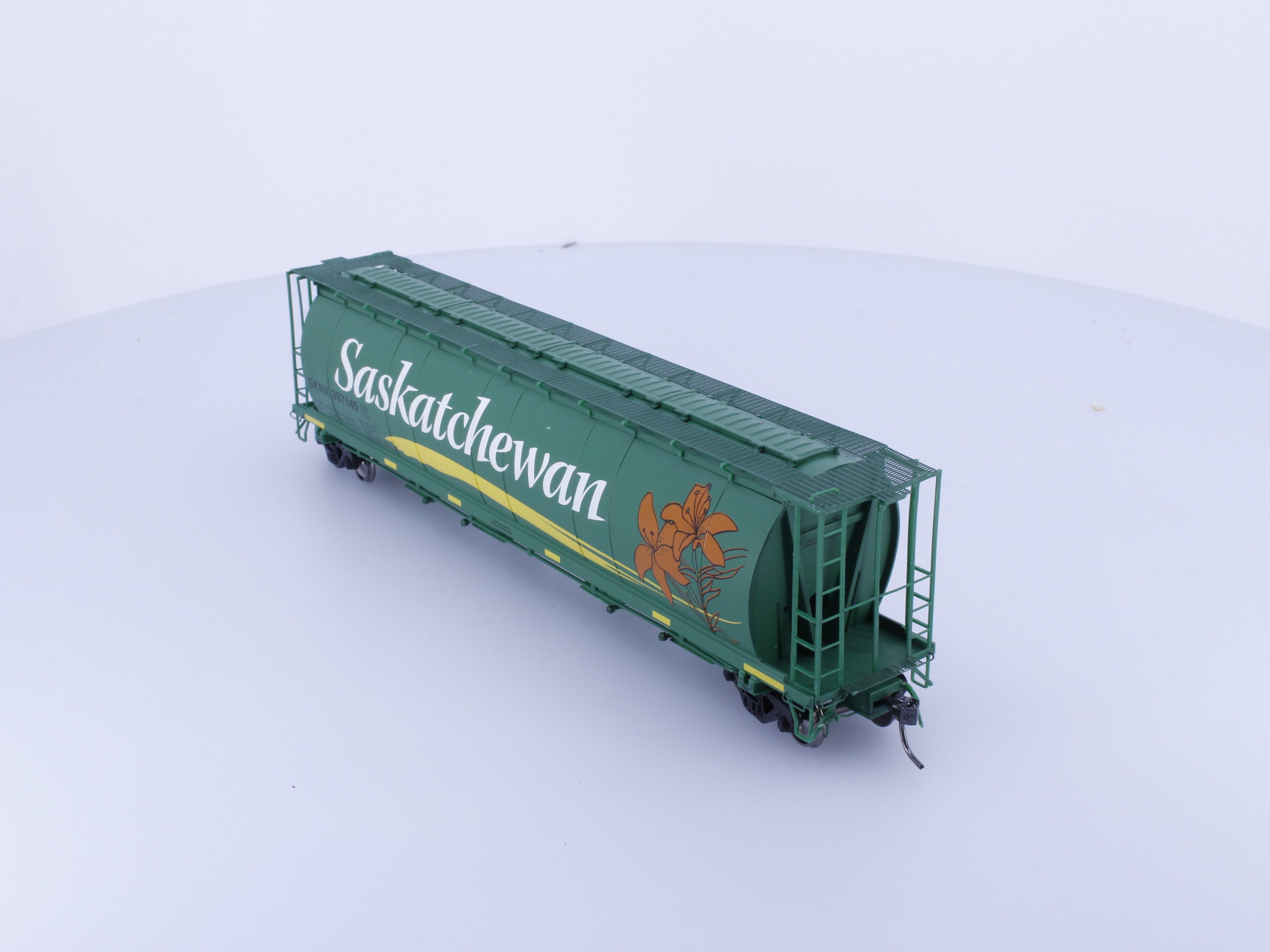 North American Railcar Corporation 11-30001006-11 HO 4 Bay Cylindrical Hopper Saskatchewan 2011 Run Saskatchewan (SKNX) 397145