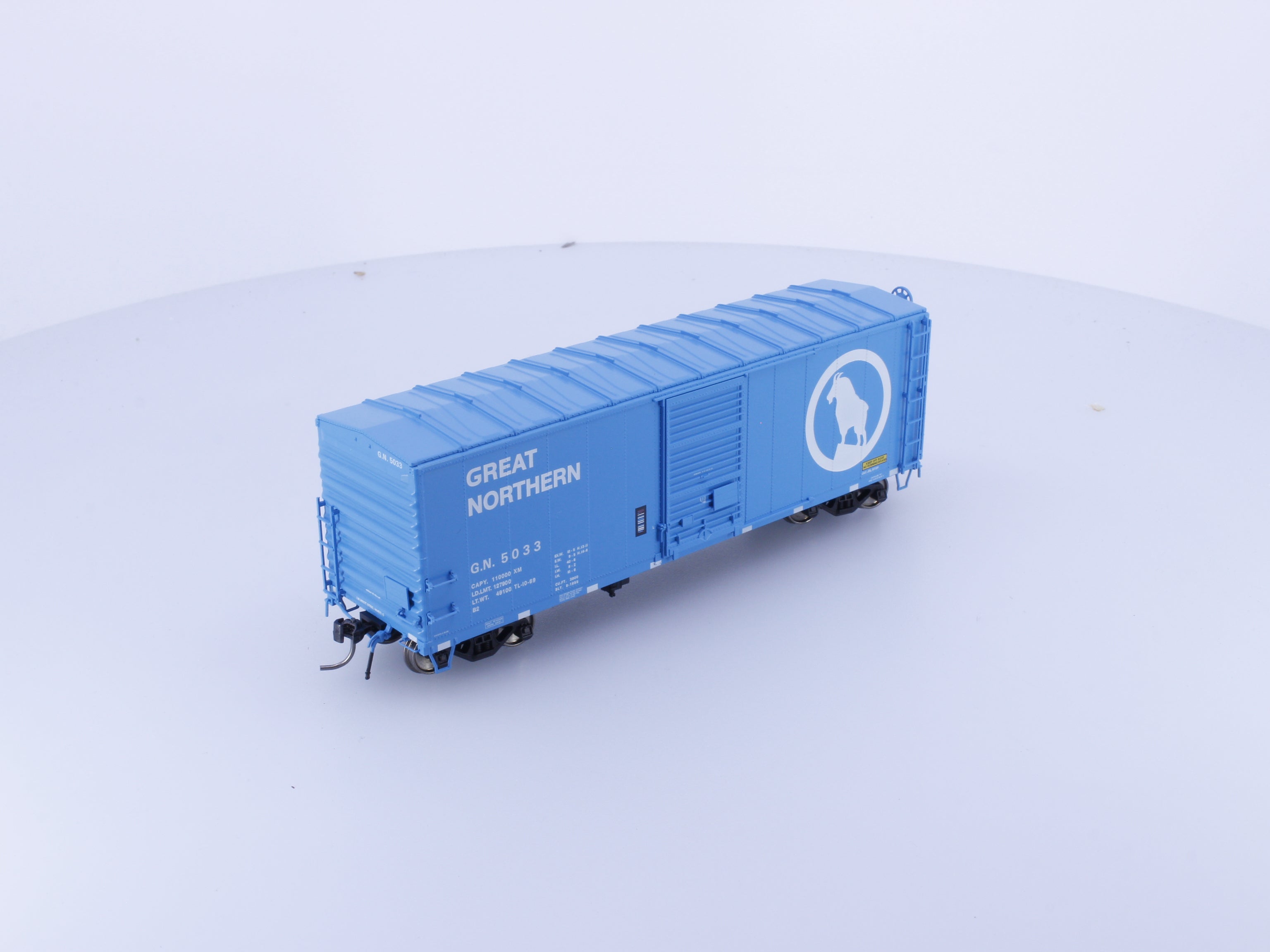 Rapido 155007A HO 40' Box Car With Late IDNE Big Sky Blue Great Northern (GN) 5033