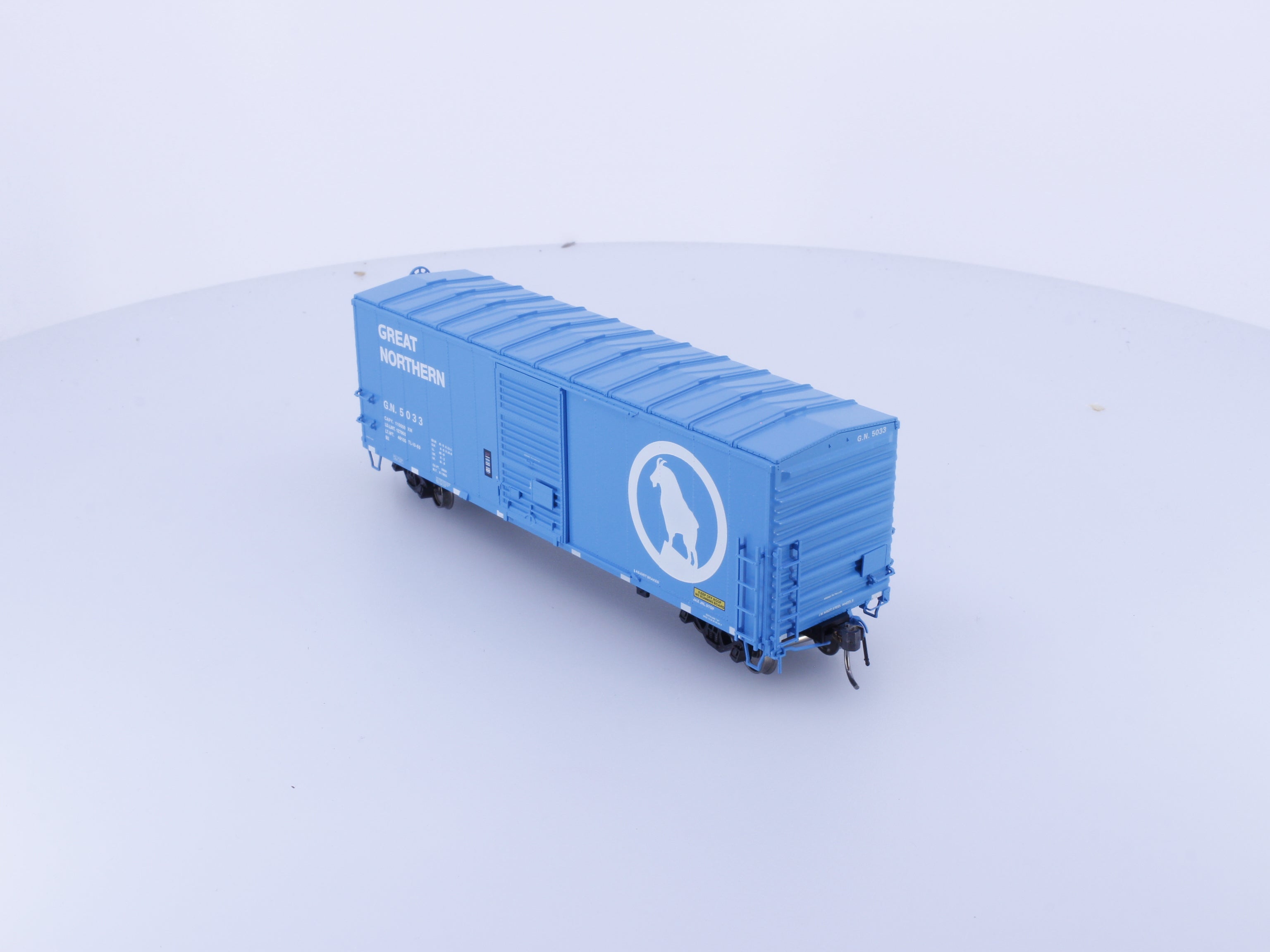 Rapido 155007A HO 40' Box Car With Late IDNE Big Sky Blue Great Northern (GN) 5033