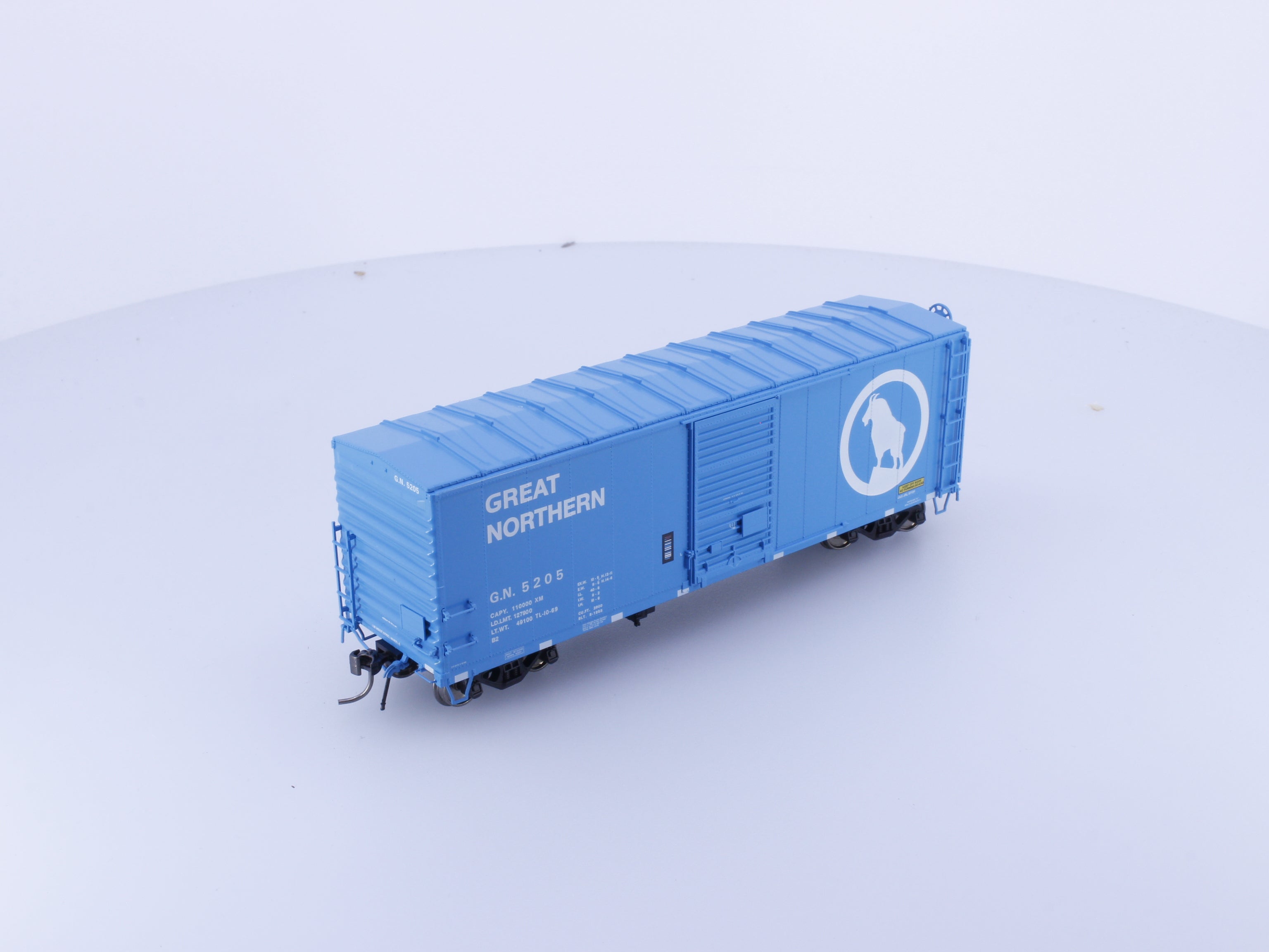 Rapido 155007A HO 40' Box Car With Late IDNE Big Sky Blue Great Northern (GN) 5205