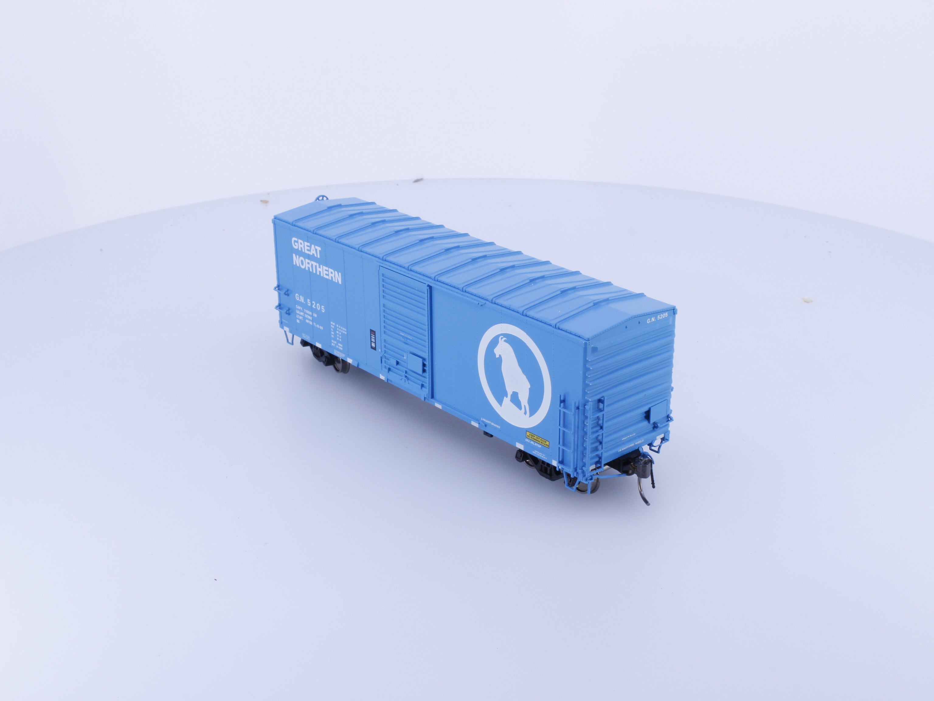 Rapido 155007A HO 40' Box Car With Late IDNE Big Sky Blue Great Northern (GN) 5205
