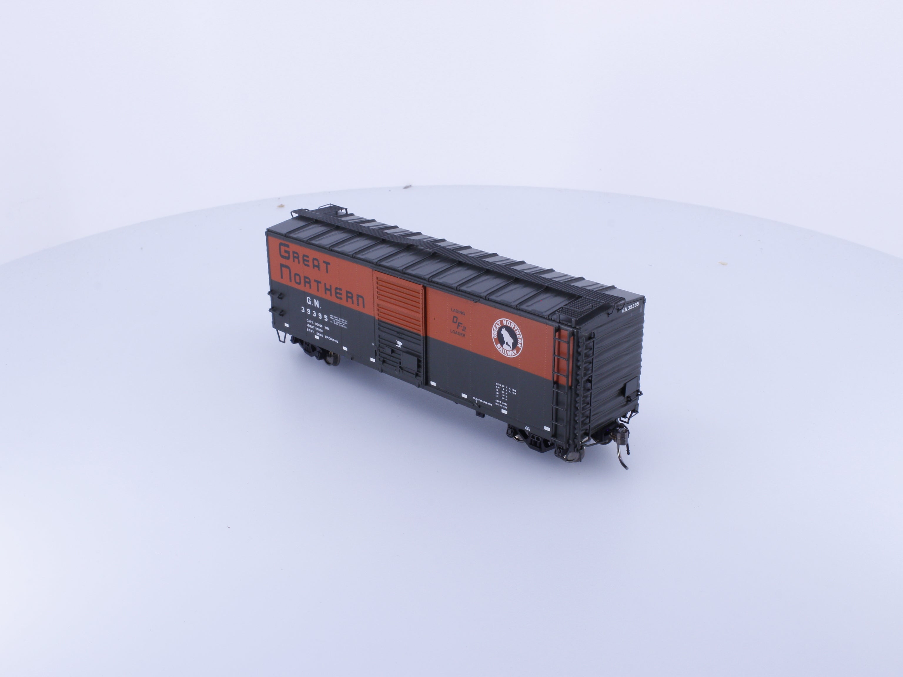 Rapido 155004A HO 40' Box Car With Early IDNE Green and Orange Great Northern (GN) 39395