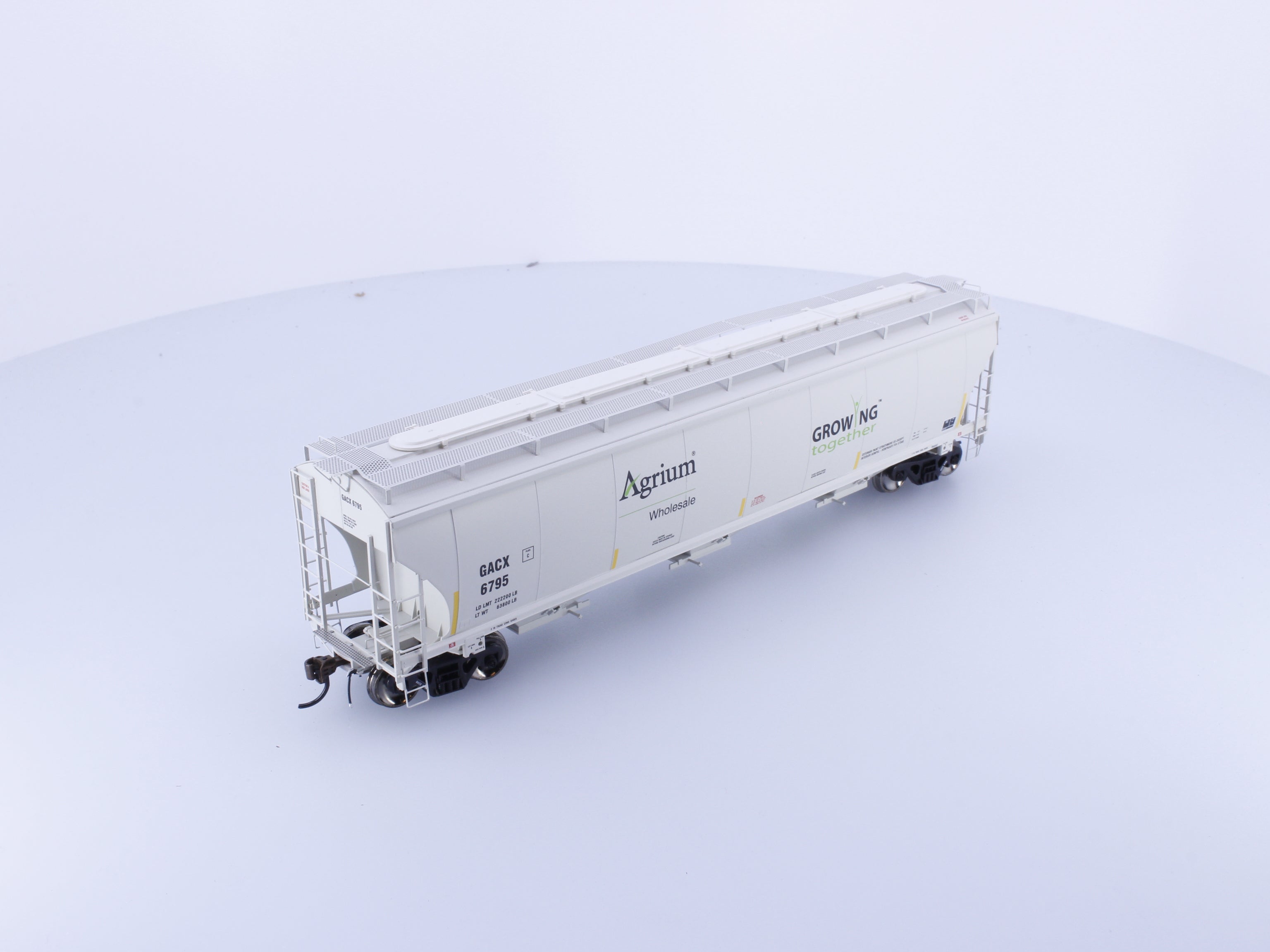 Athearn ATHG89991 HO Genesis Trinity 3 Bay Covered Hopper Agrium Wholesale General American Marks (GACX) 6795