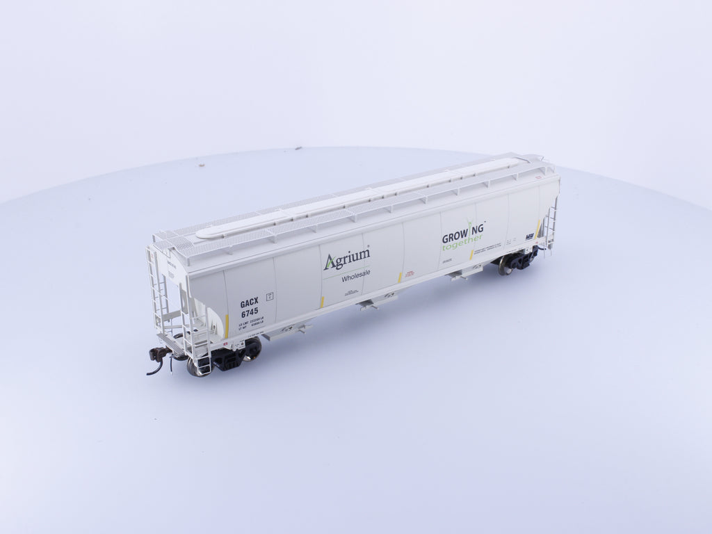 Athearn ATHG89989 HO Genesis Trinity 3 Bay Covered Hopper Agrium Wholesale General American Marks (GACX) 6745