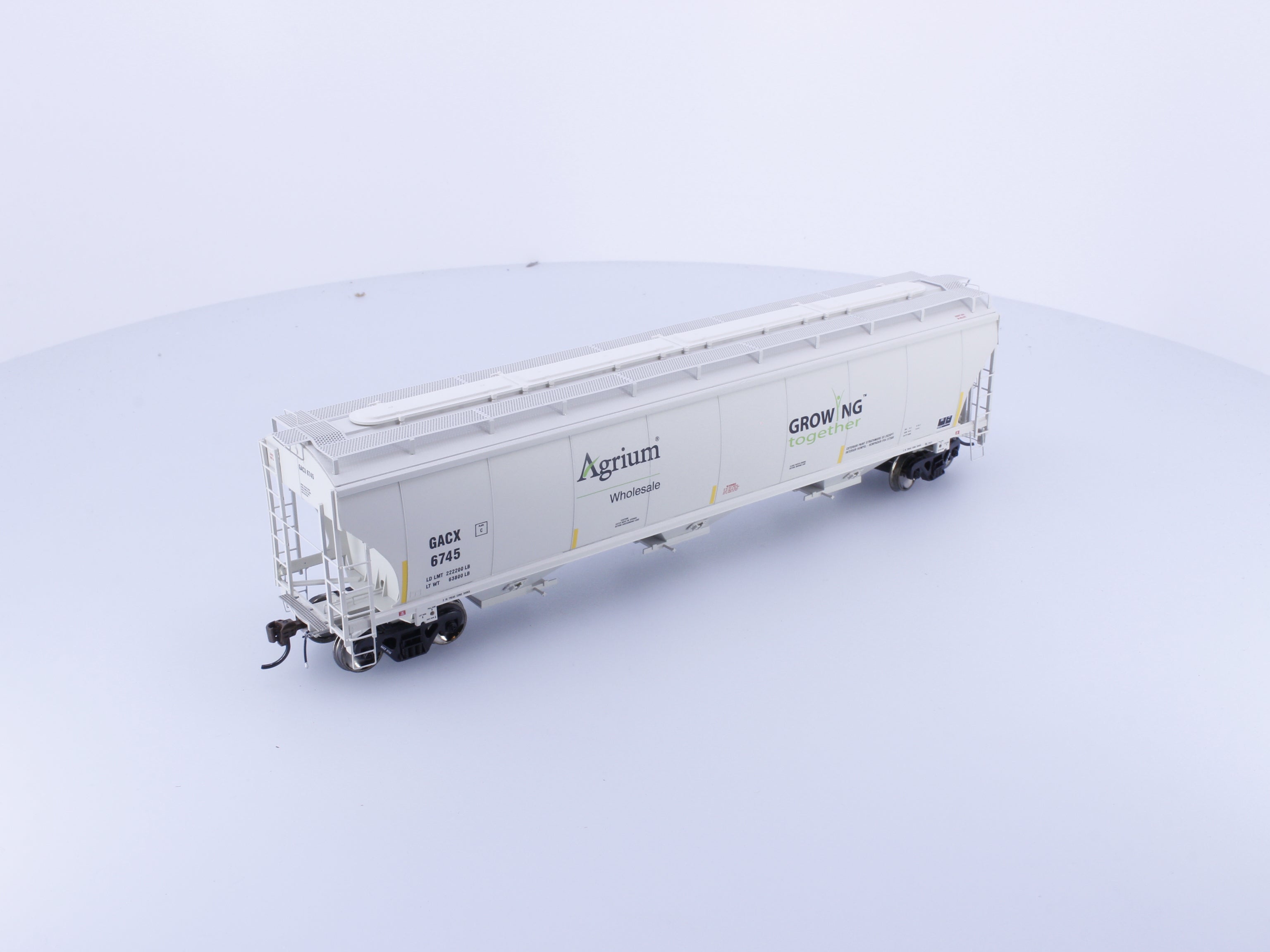 Athearn ATHG89989 HO Genesis Trinity 3 Bay Covered Hopper Agrium Wholesale General American Marks (GACX) 6745