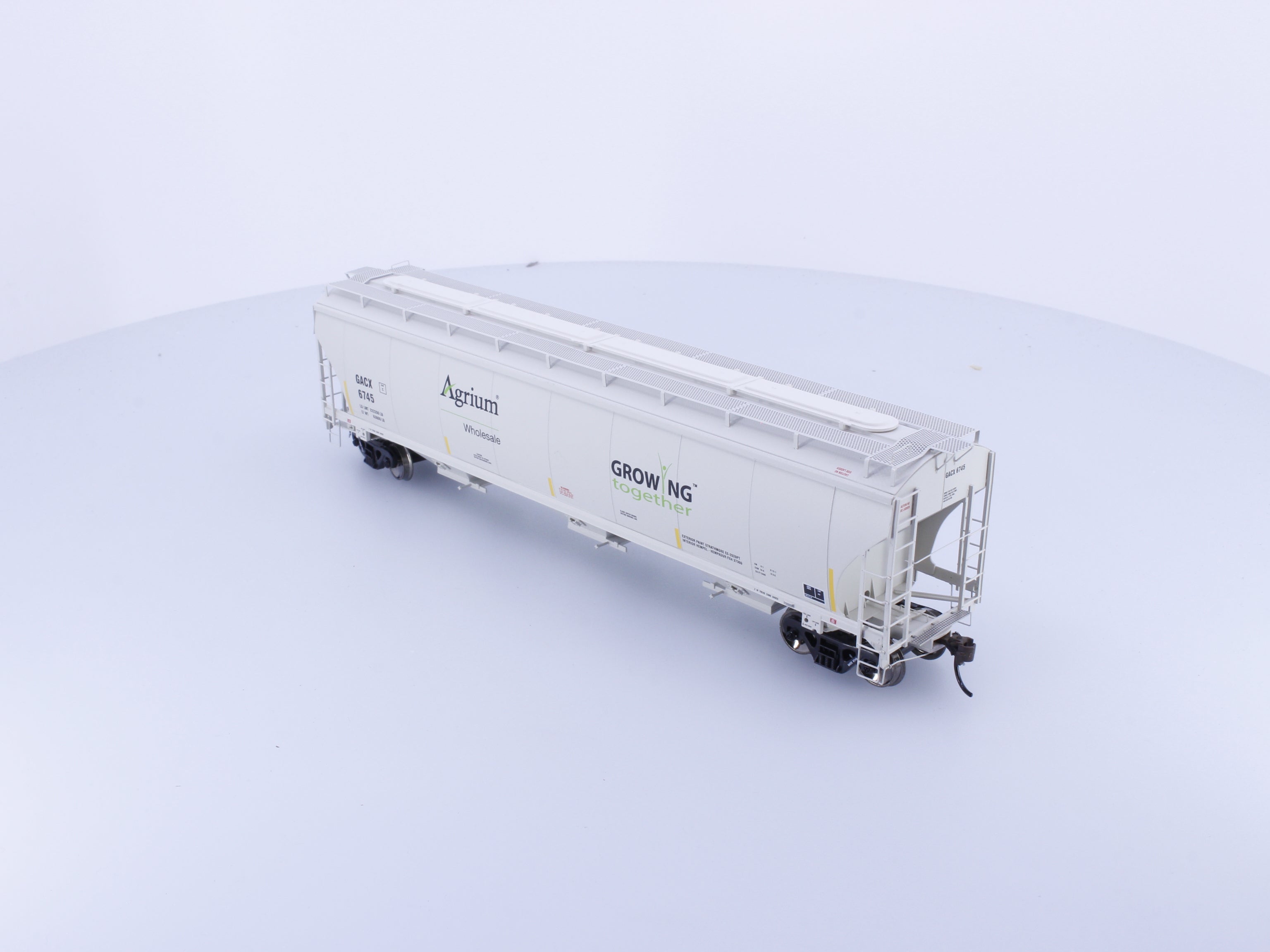 Athearn ATHG89989 HO Genesis Trinity 3 Bay Covered Hopper Agrium Wholesale General American Marks (GACX) 6745
