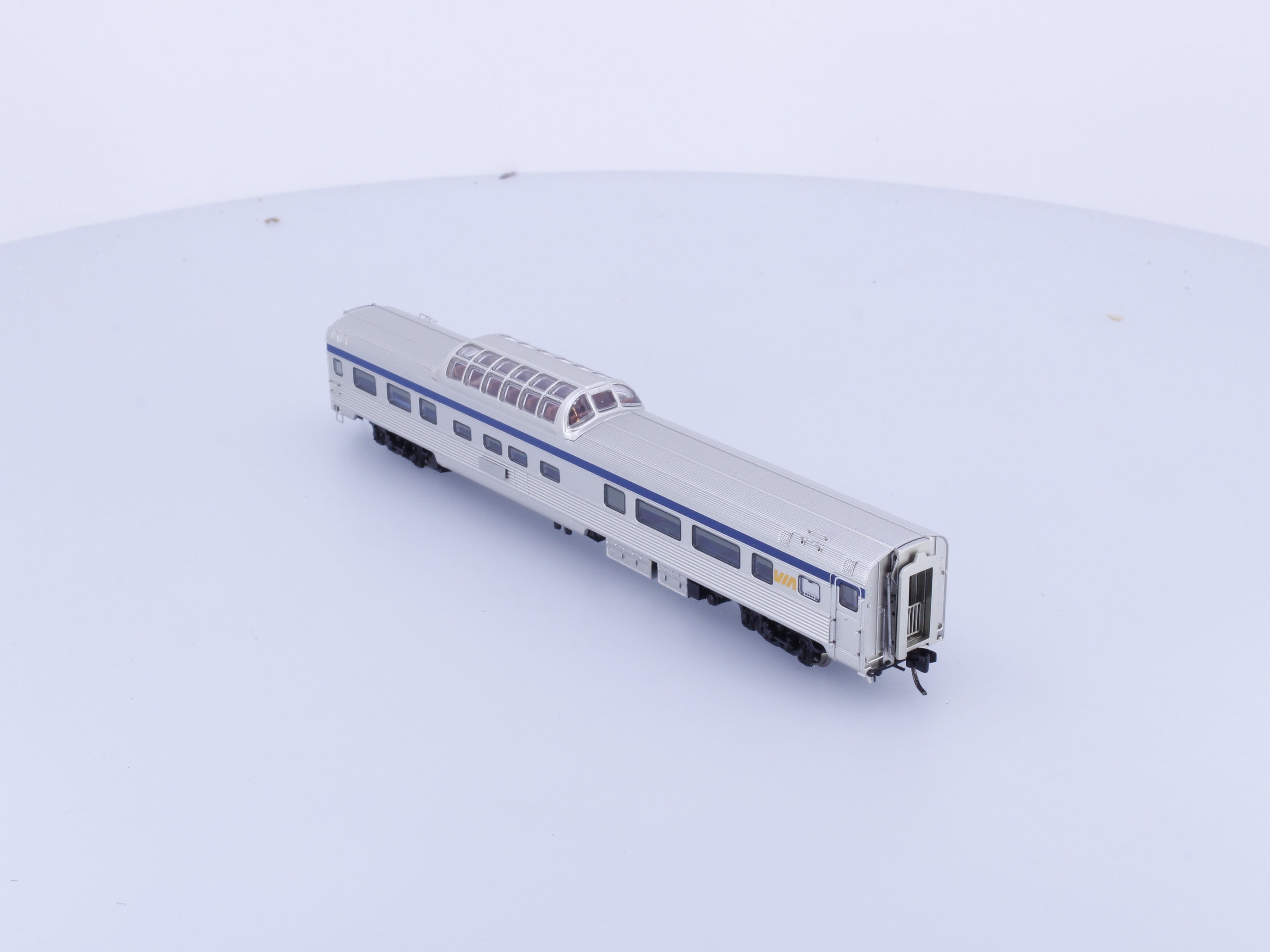 Rapido 550111 N Skyline Dome Coffee Shop Rebuilt #1 Via Rail (VIA)